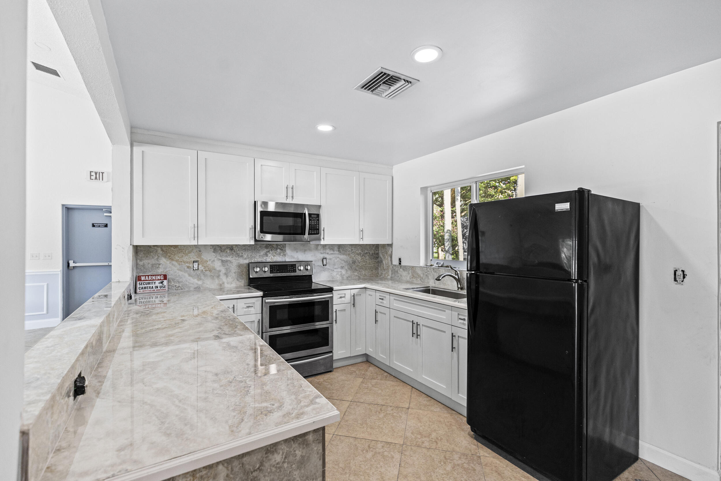 5465 Monterey Circle 16