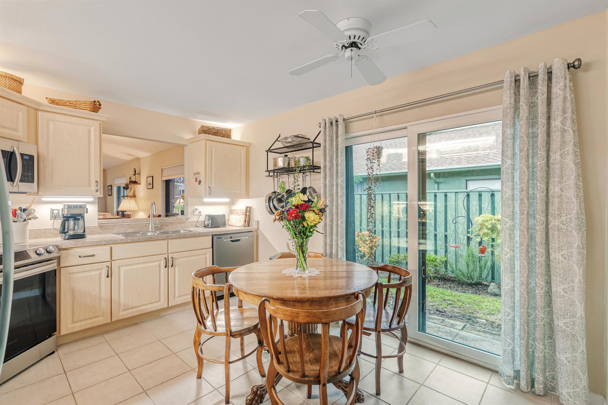 6825 SE Bunker Hill Drive