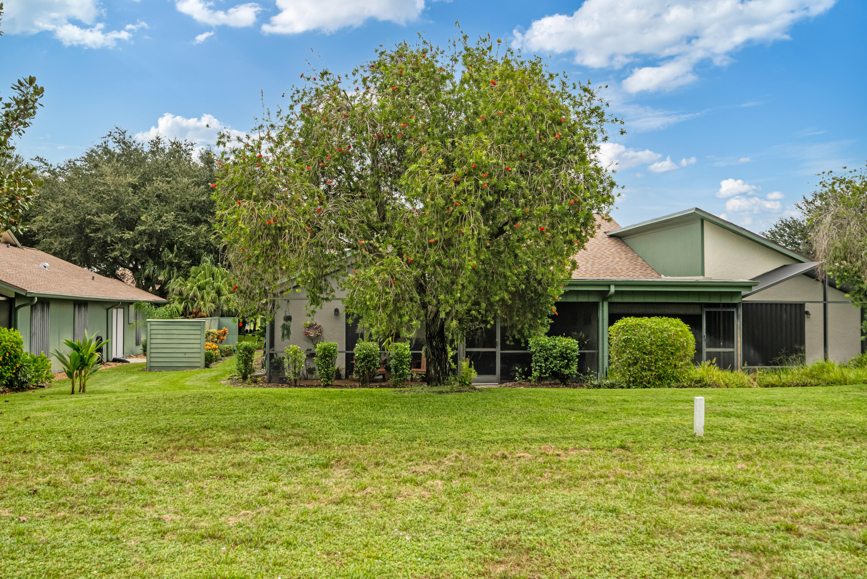 6825 SE Bunker Hill Drive