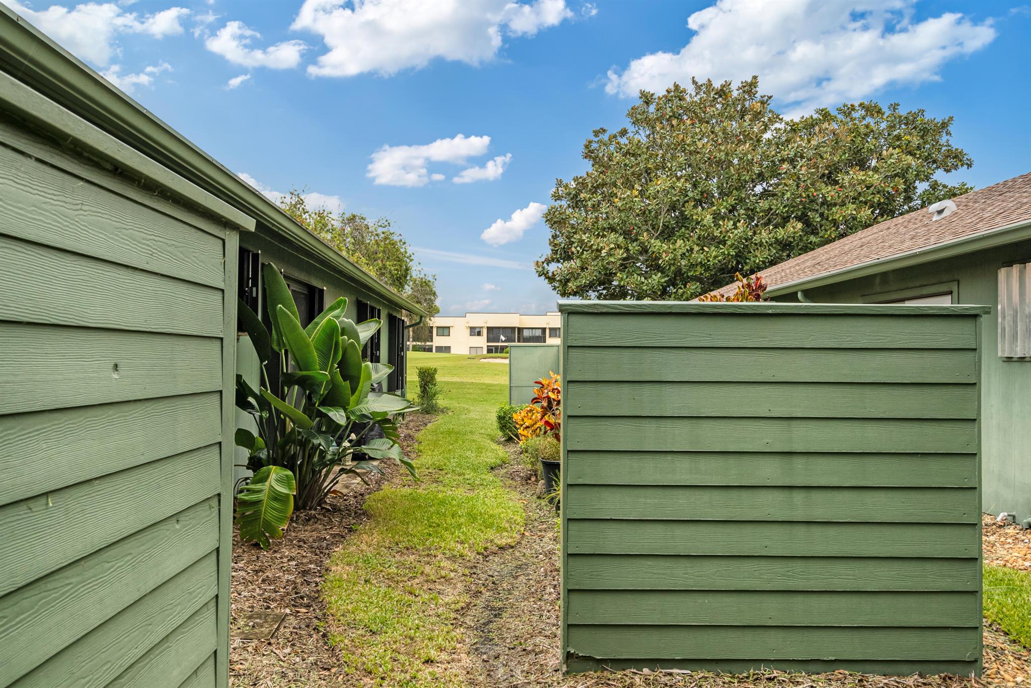 6825 SE Bunker Hill Drive