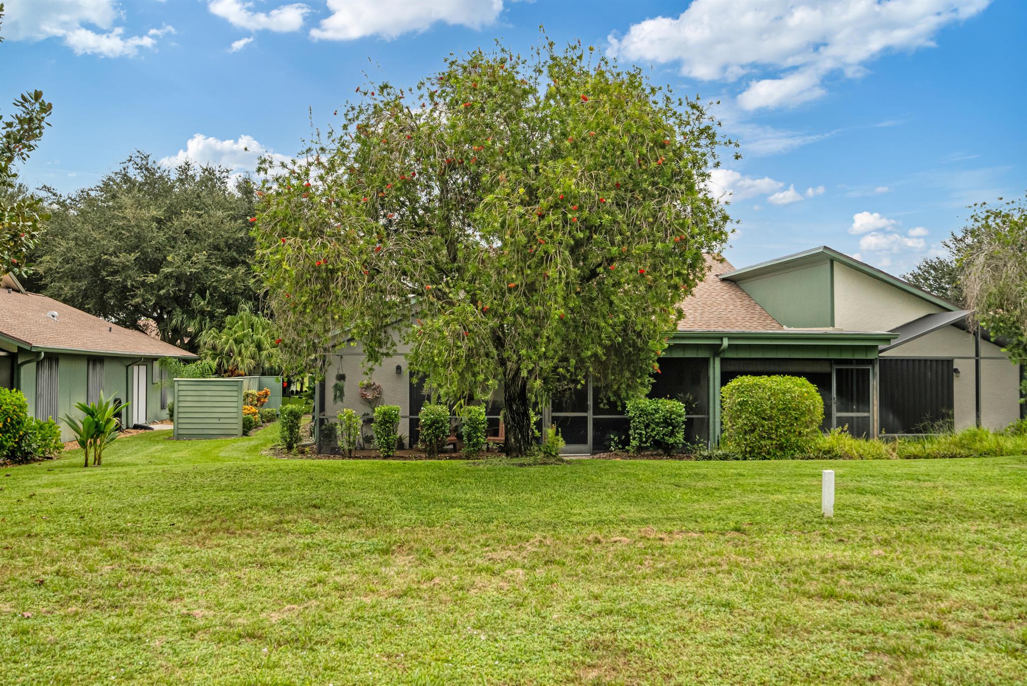 6825 SE Bunker Hill Drive