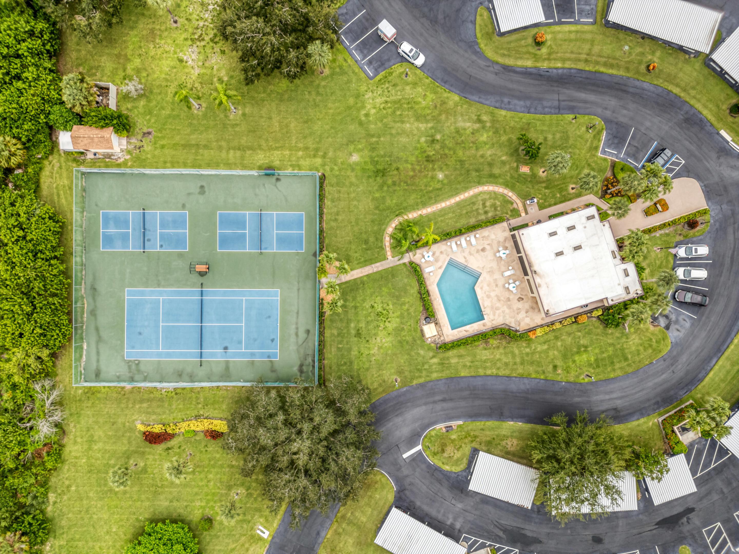 6825 SE Bunker Hill Drive