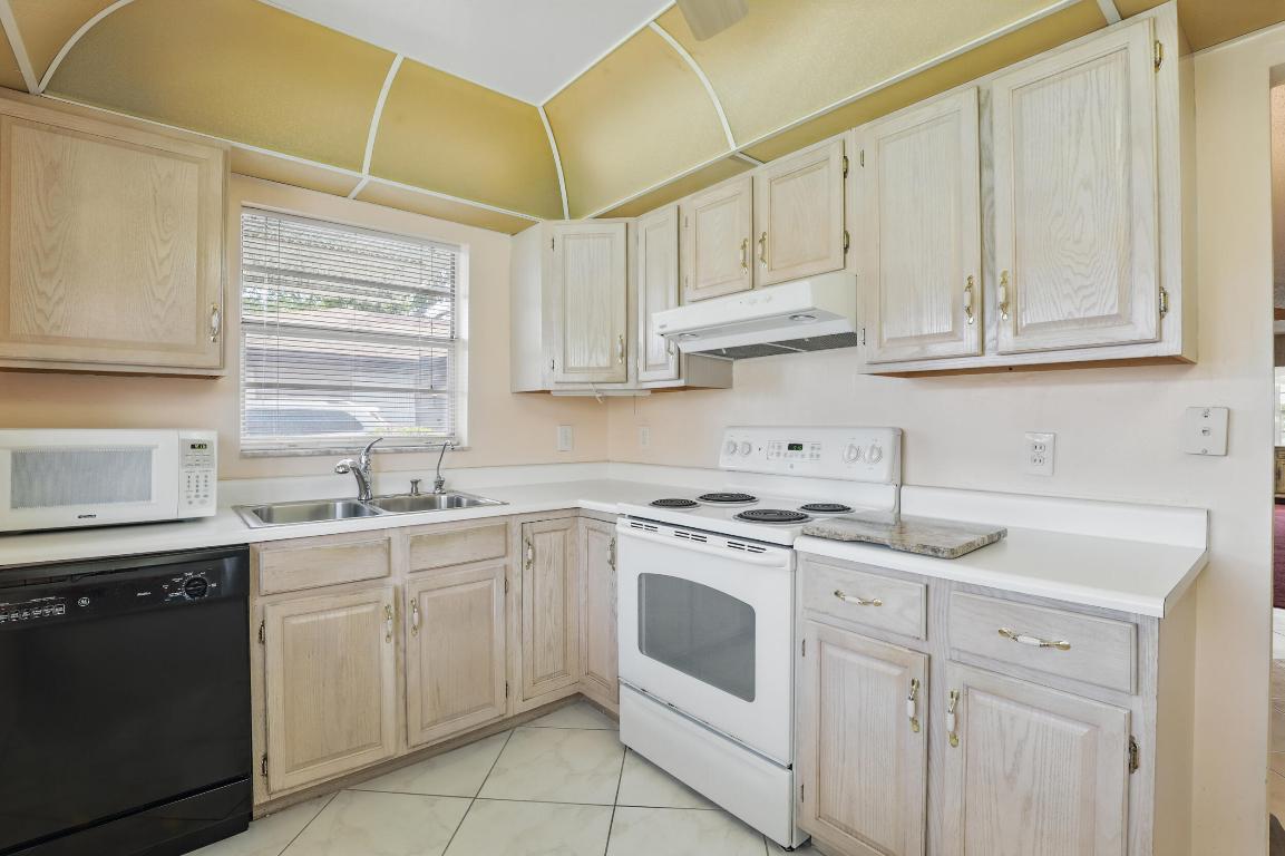 142 Mockingbird Lane