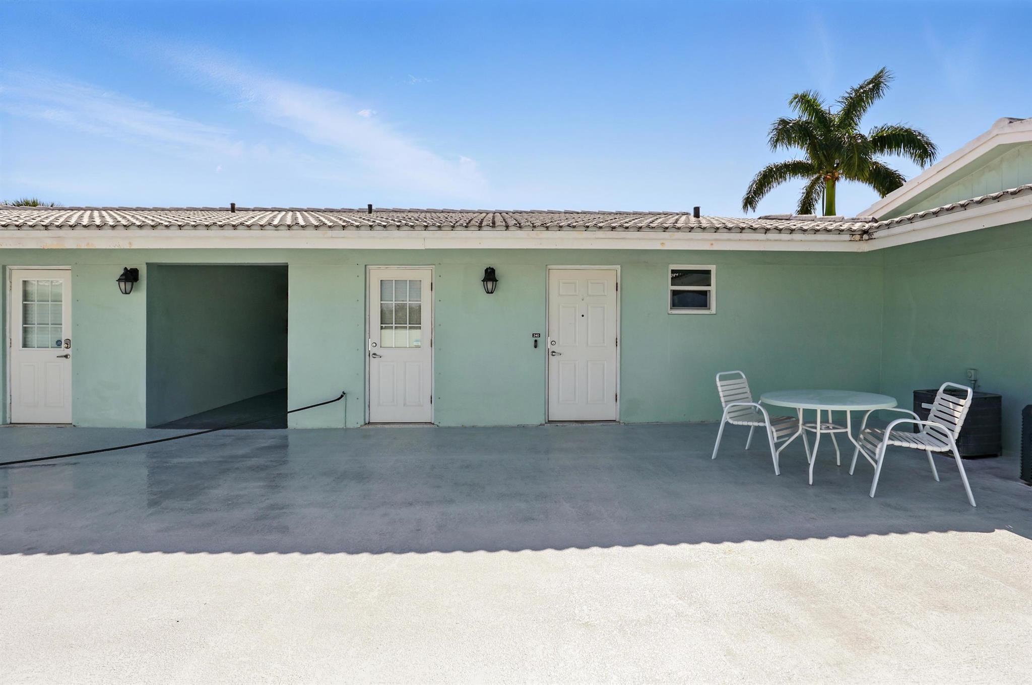 322 N Federal Highway 240