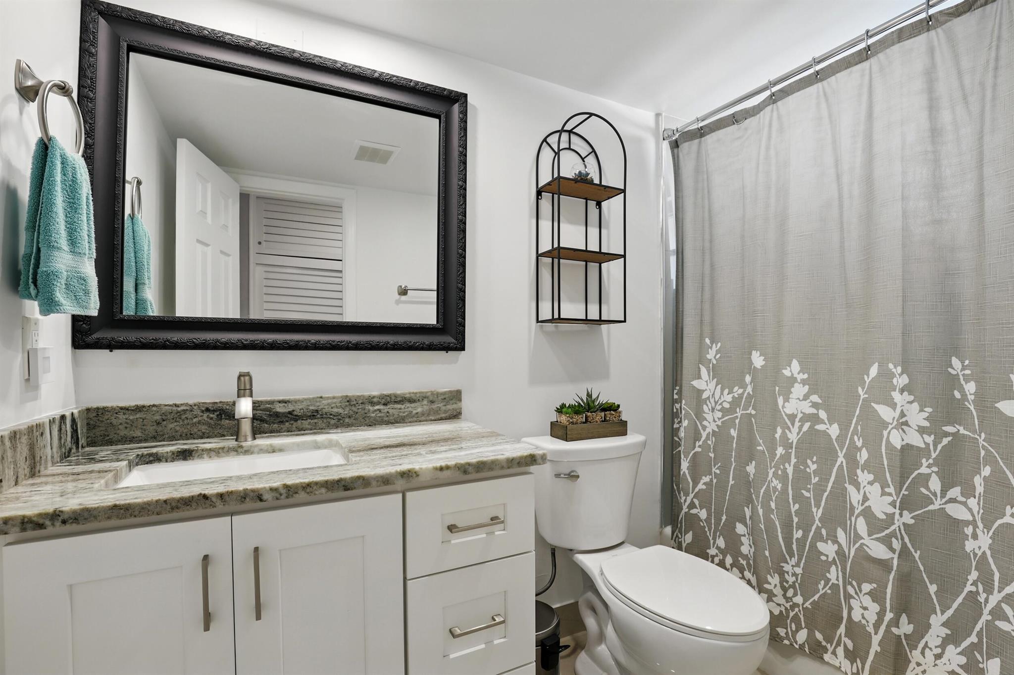 322 N Federal Highway 240