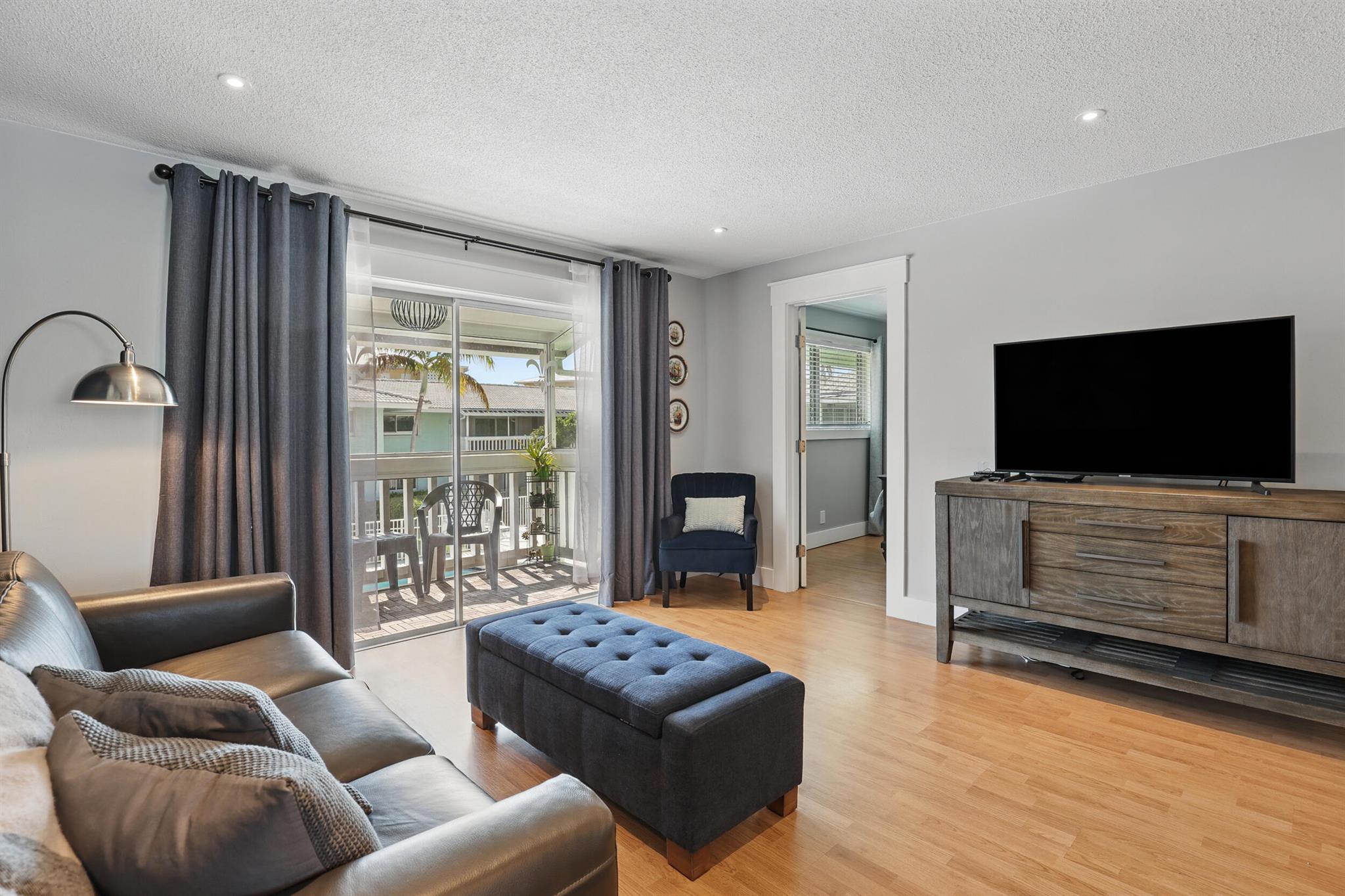 322 N Federal Highway 240