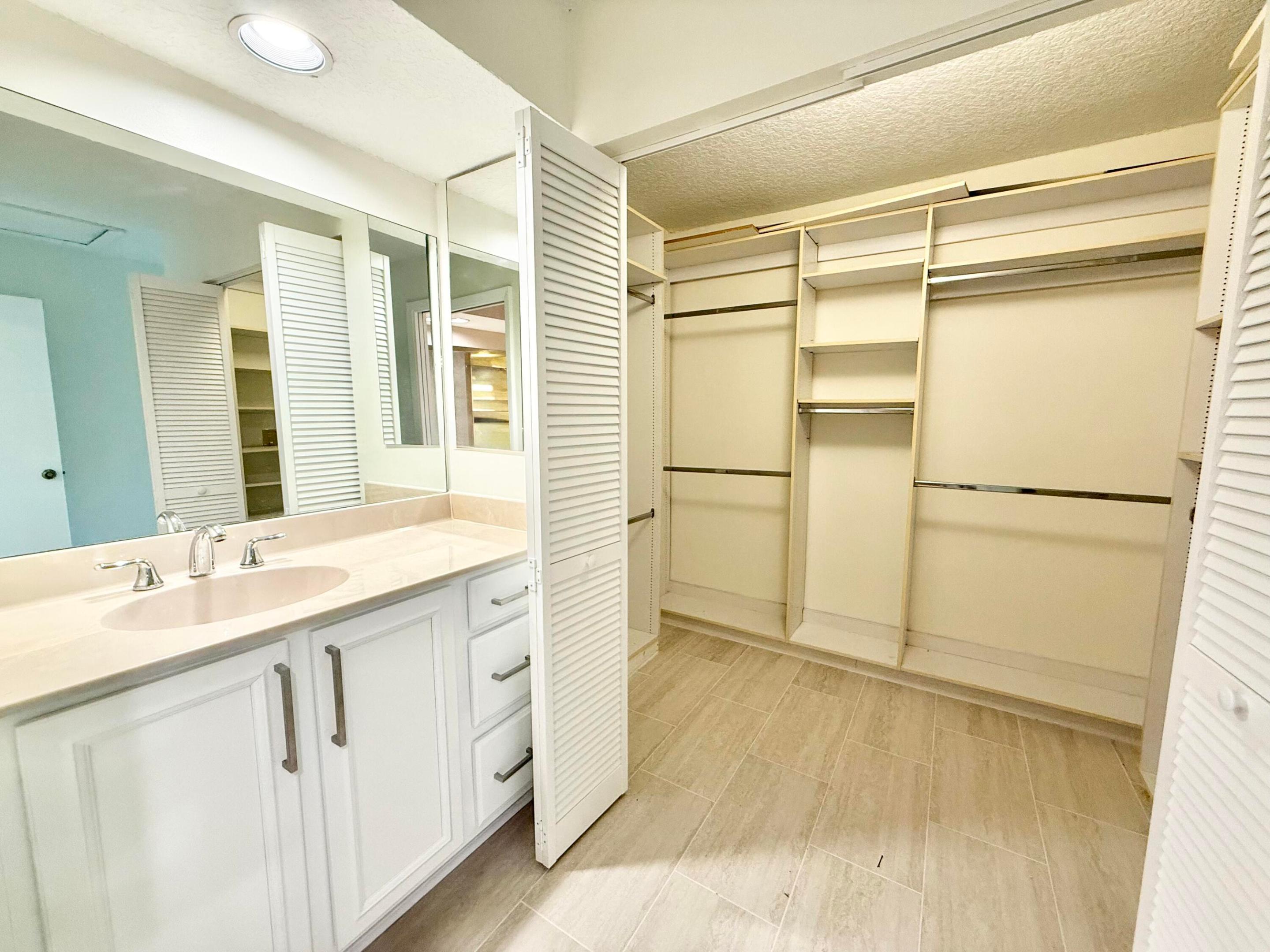 8686 Eagle Run Drive