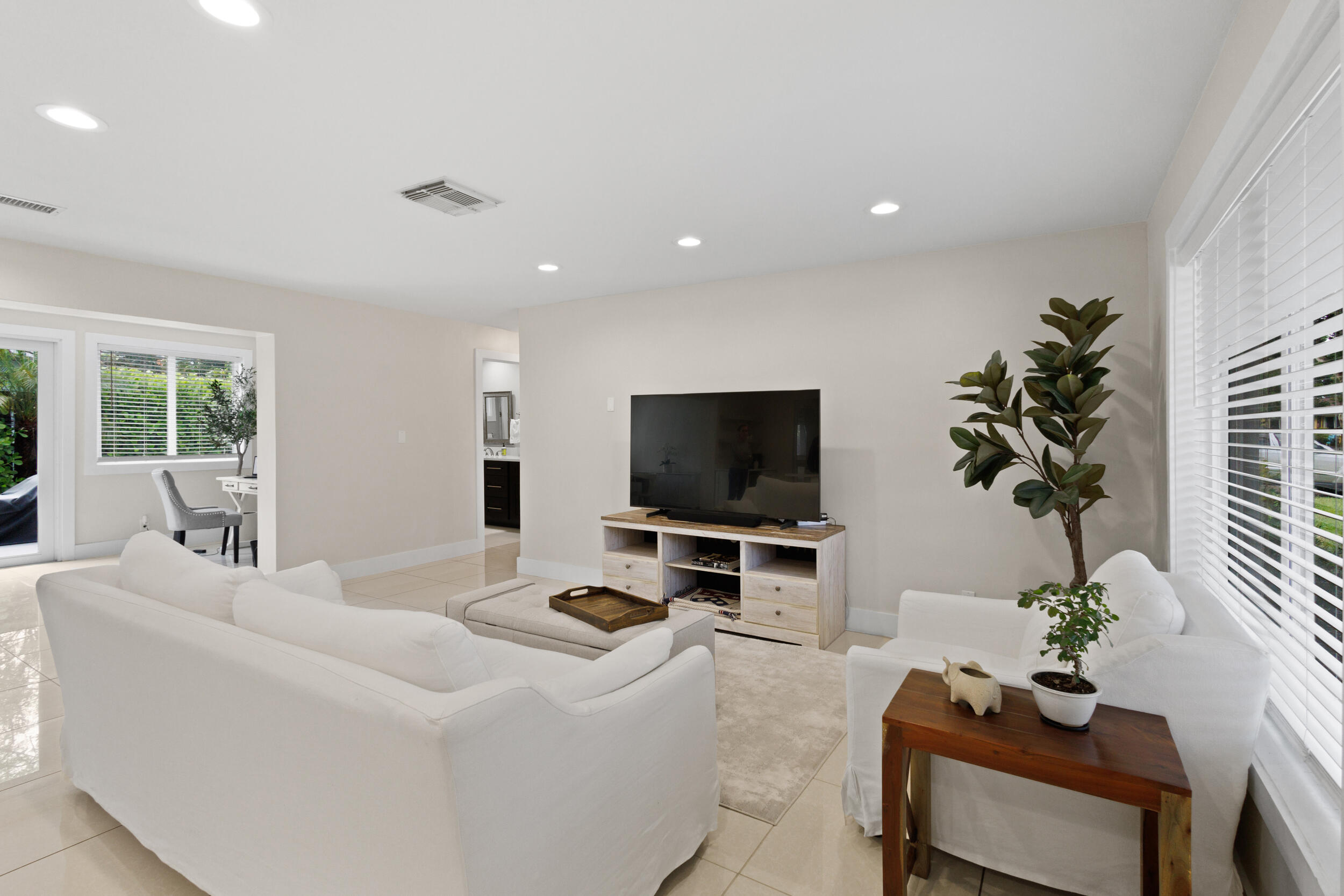 2602 SW 8th Street