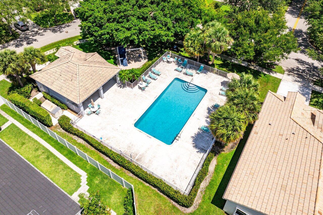 3995 Majestic Palm Way