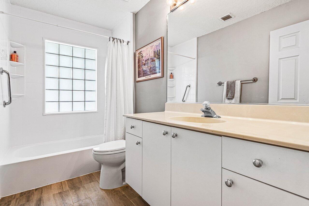 3995 Majestic Palm Way