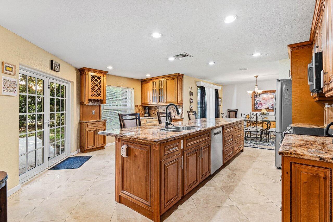 3995 Majestic Palm Way