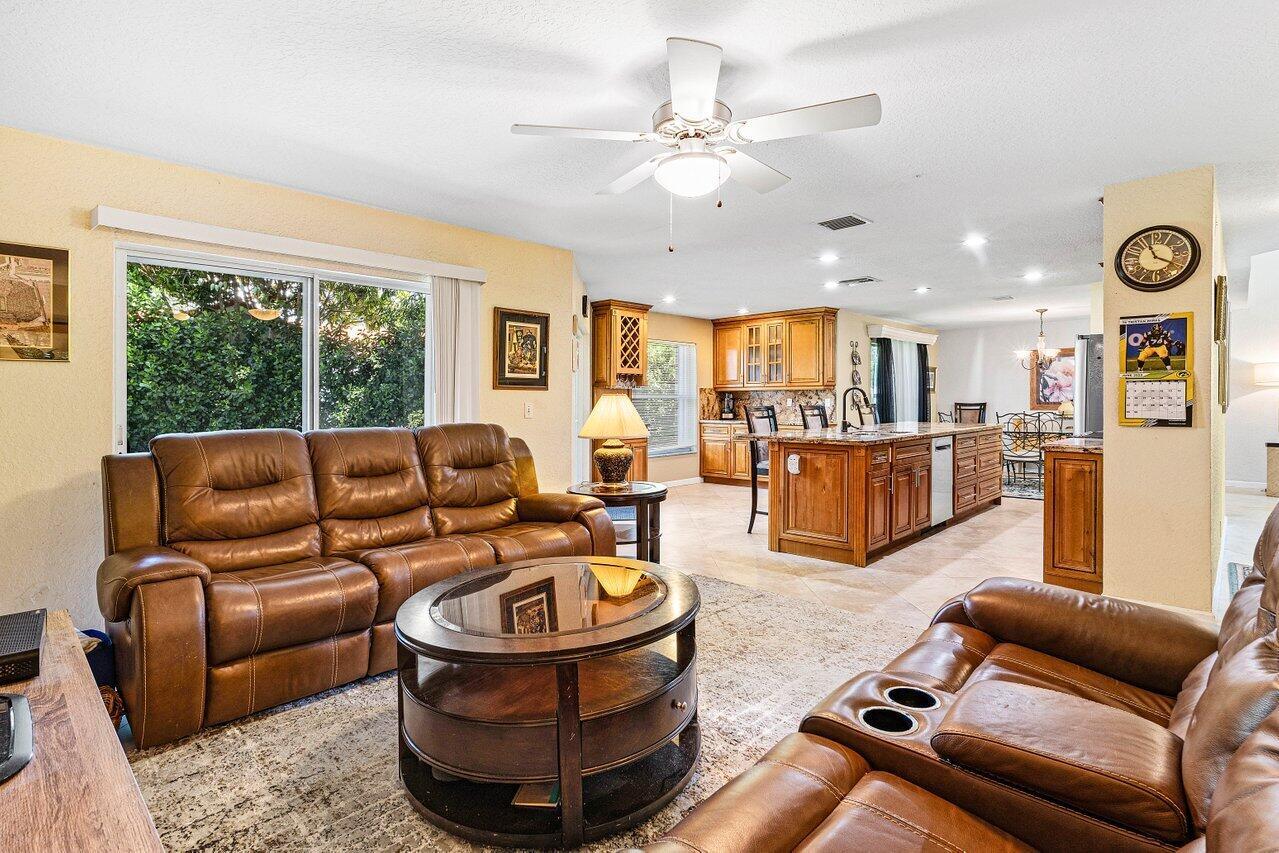 3995 Majestic Palm Way