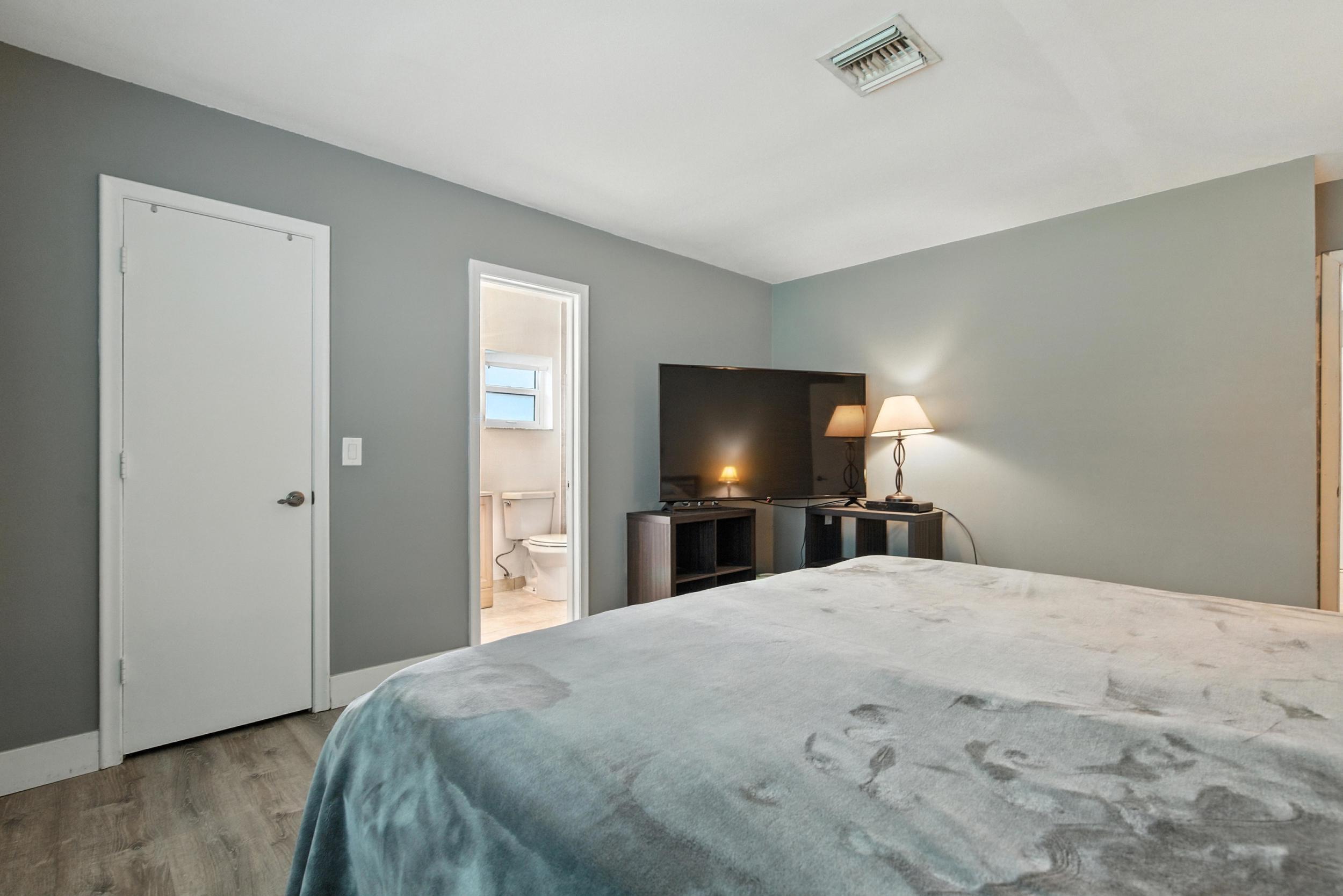 1902 Palmland Drive 3