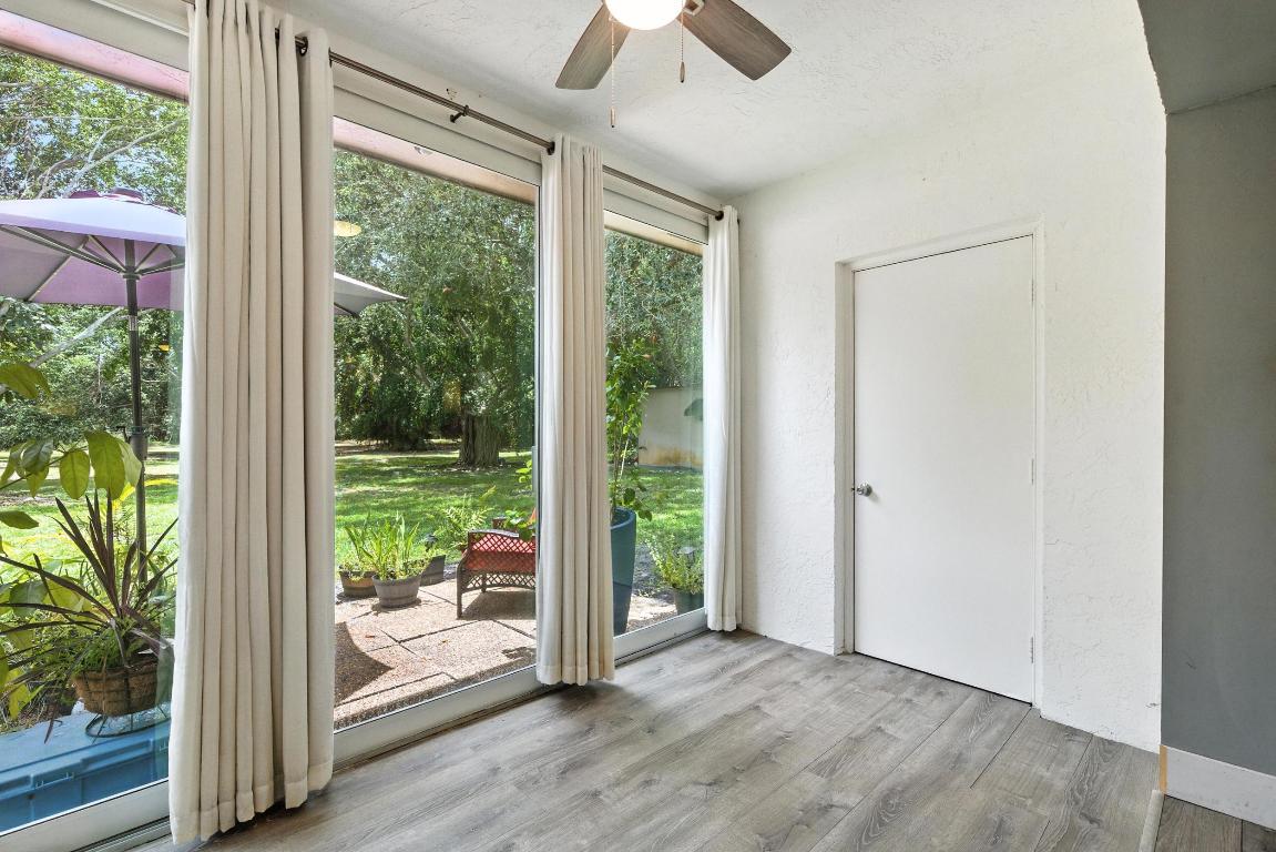 1902 Palmland Drive 3