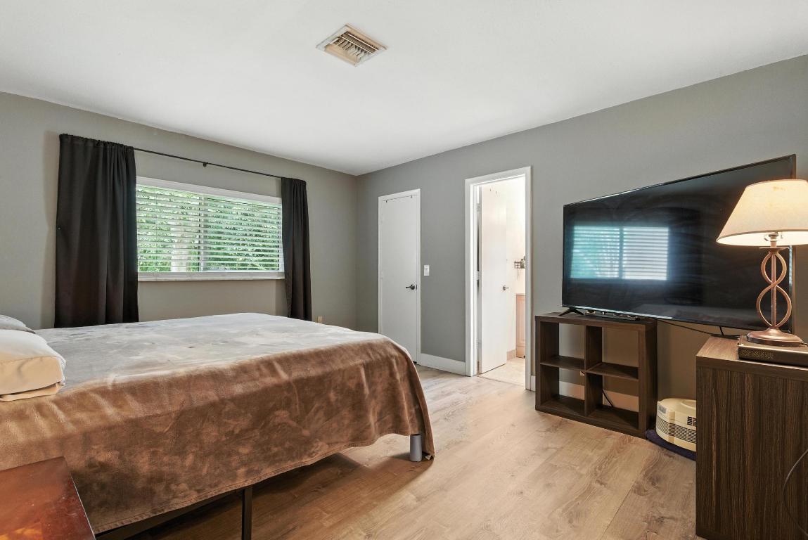 1902 Palmland Drive 3