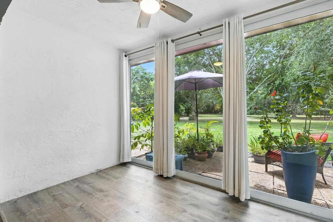 1902 Palmland Drive 3