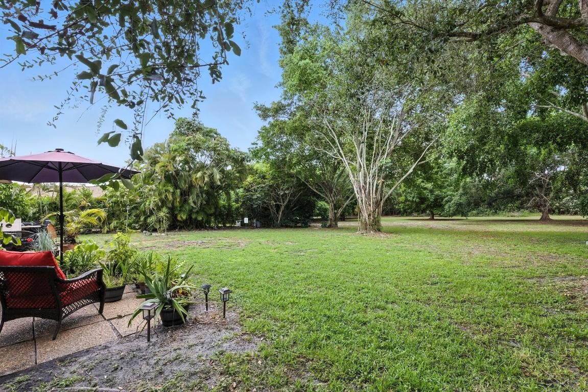 1902 Palmland Drive 3