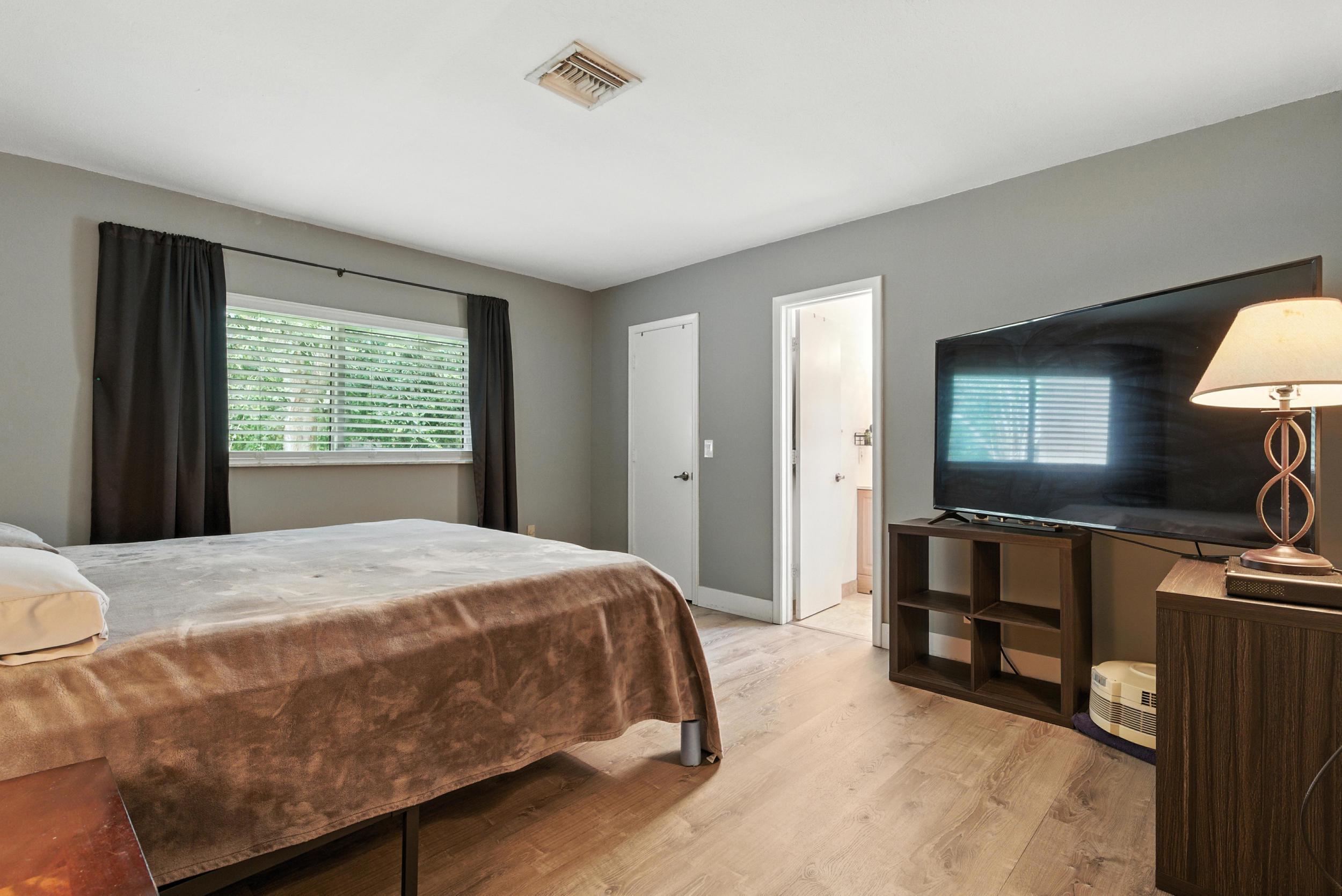 1902 Palmland Drive 3