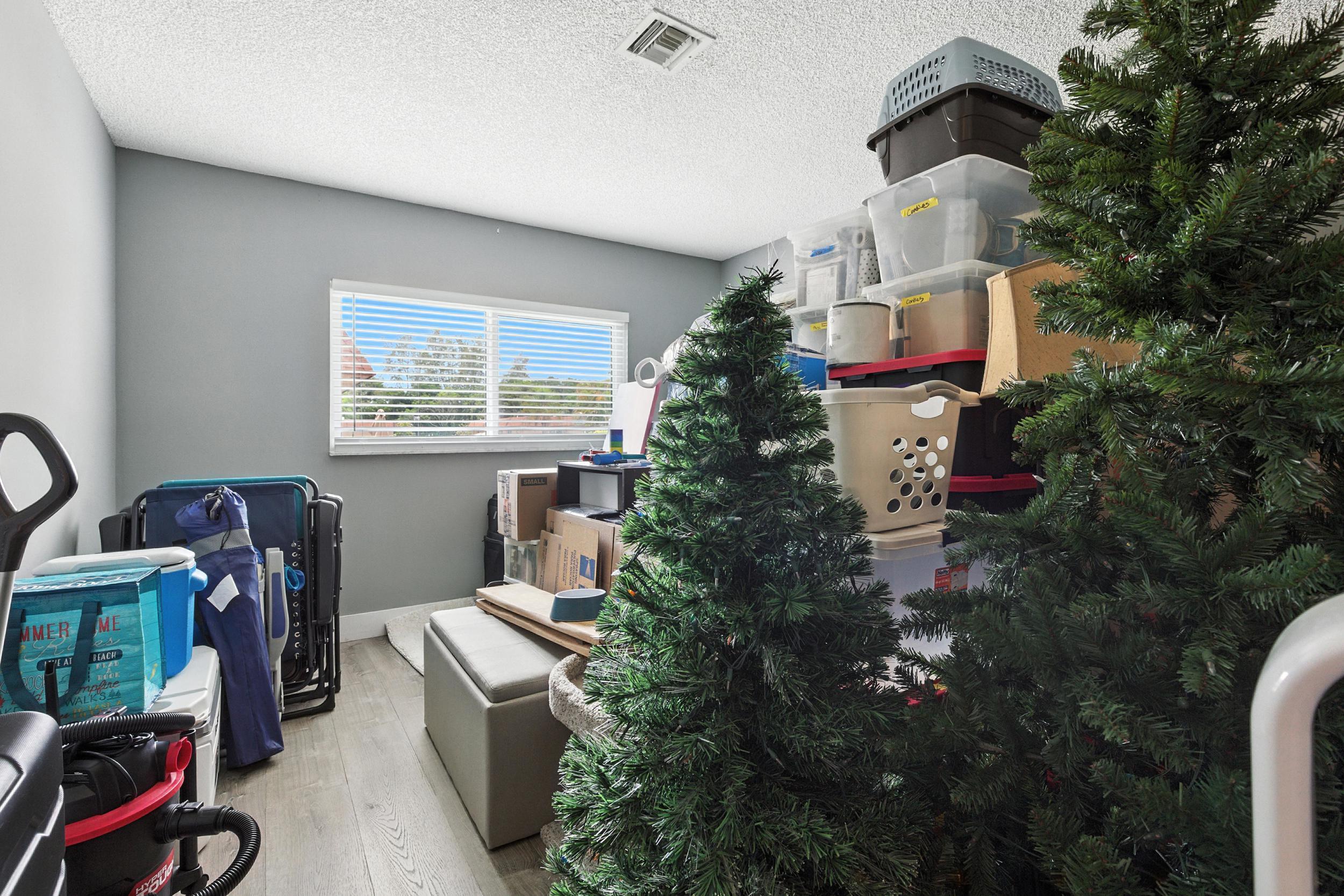 1902 Palmland Drive 3