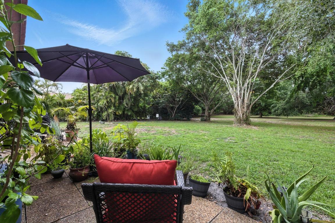 1902 Palmland Drive 3