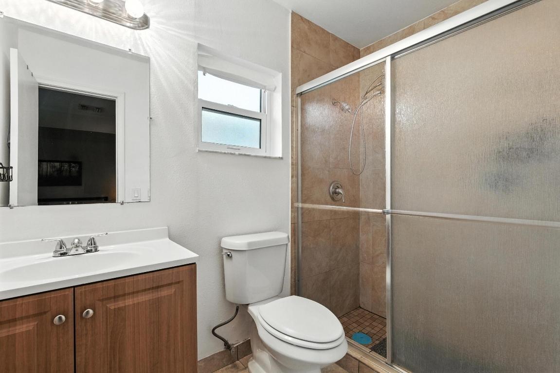 1902 Palmland Drive 3