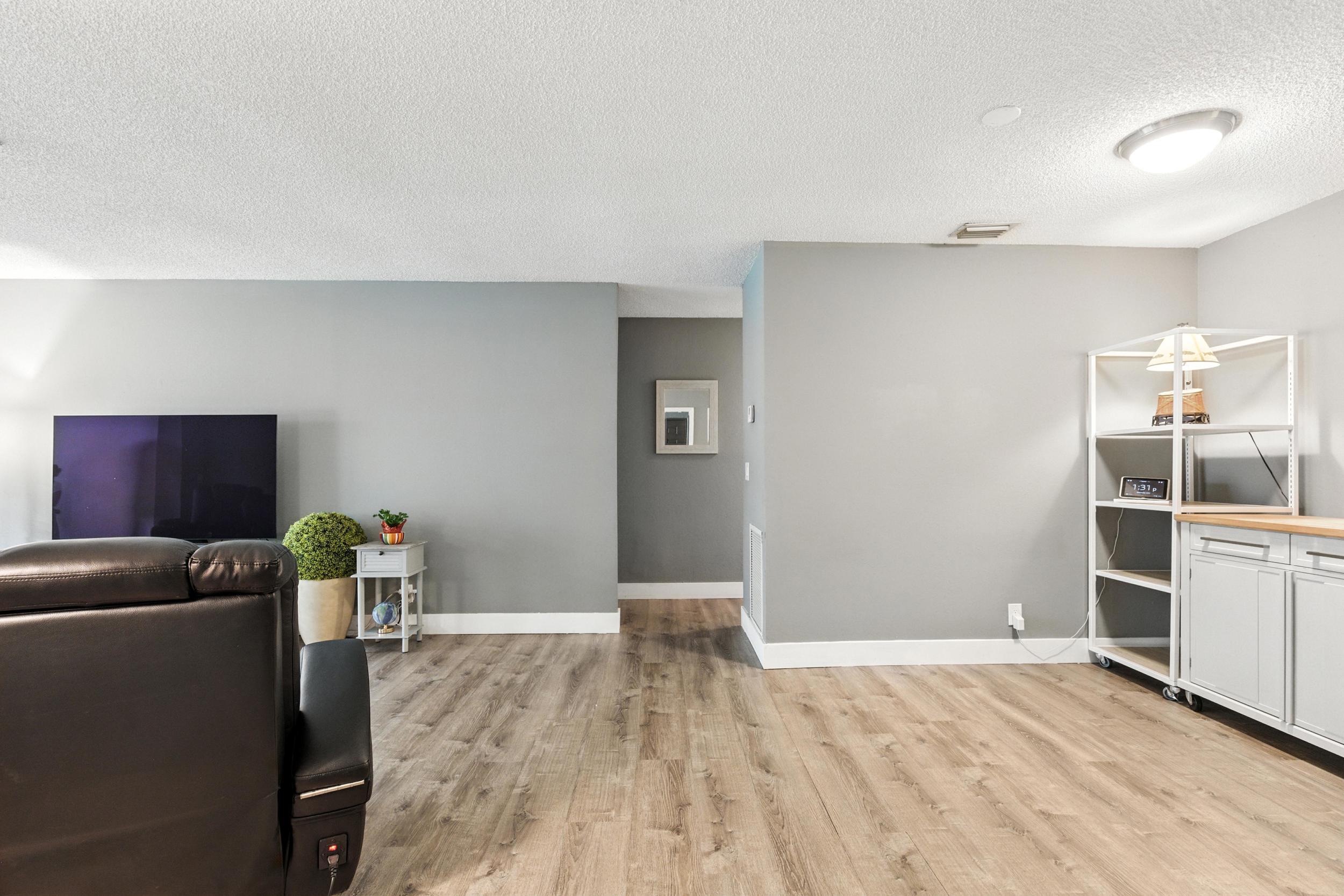 1902 Palmland Drive 3