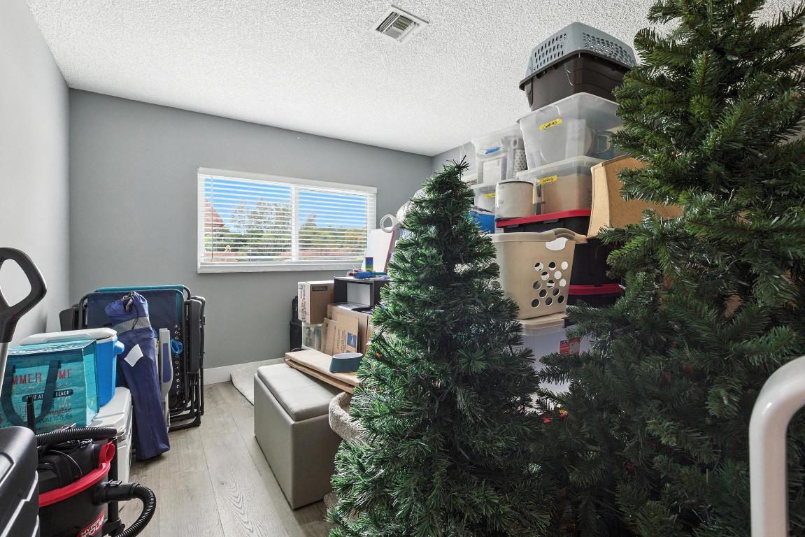 1902 Palmland Drive 3