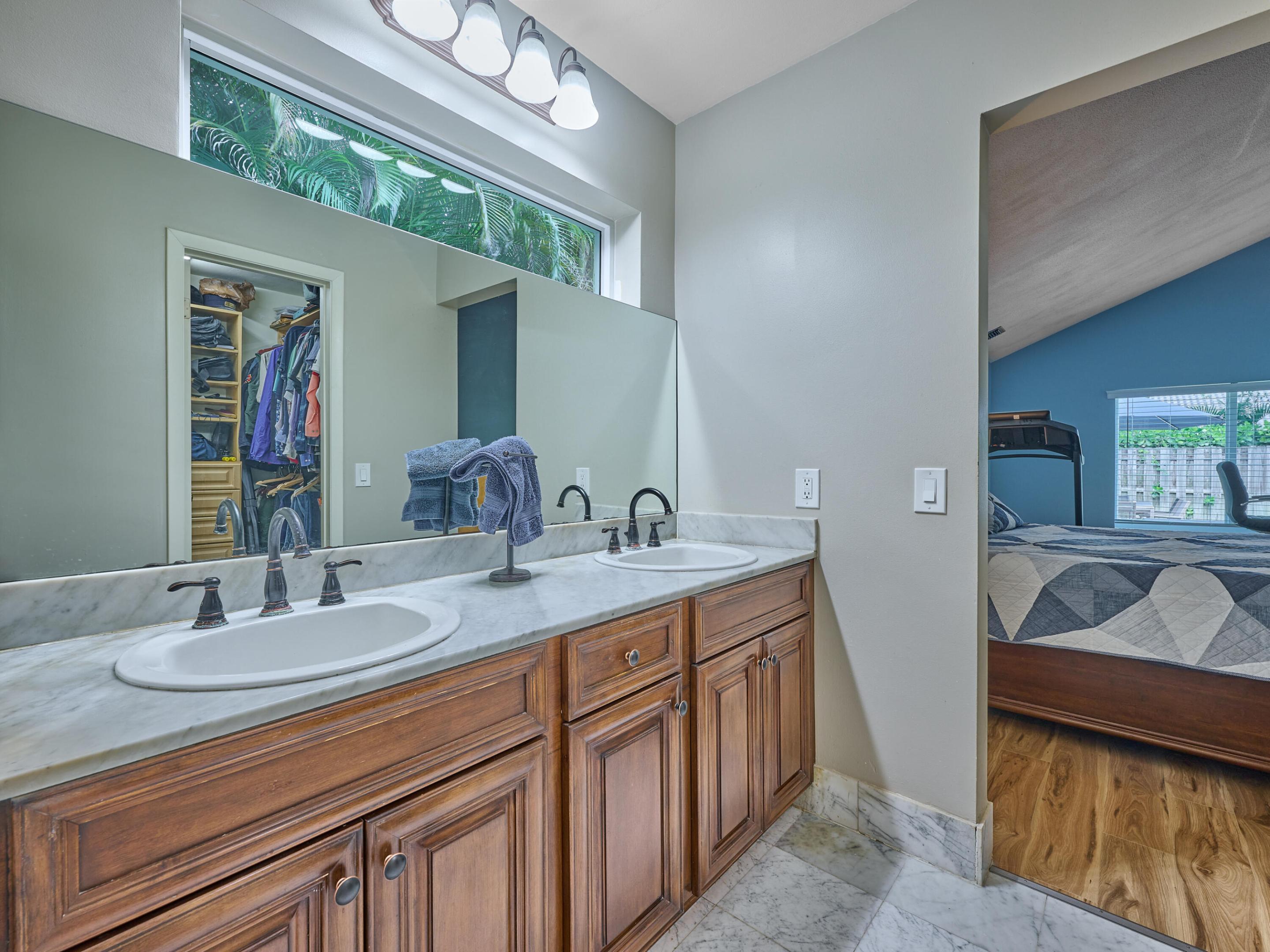 4155 NW 25th Way NW