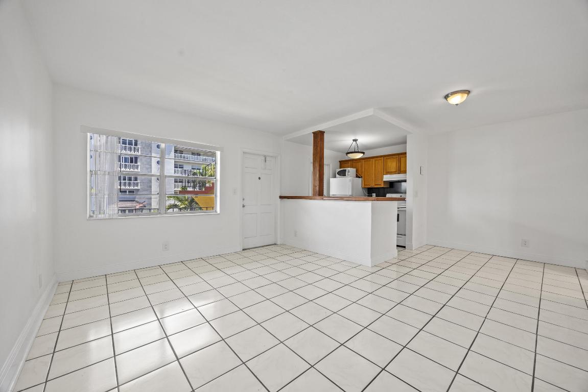 5050 Bayview Drive 9