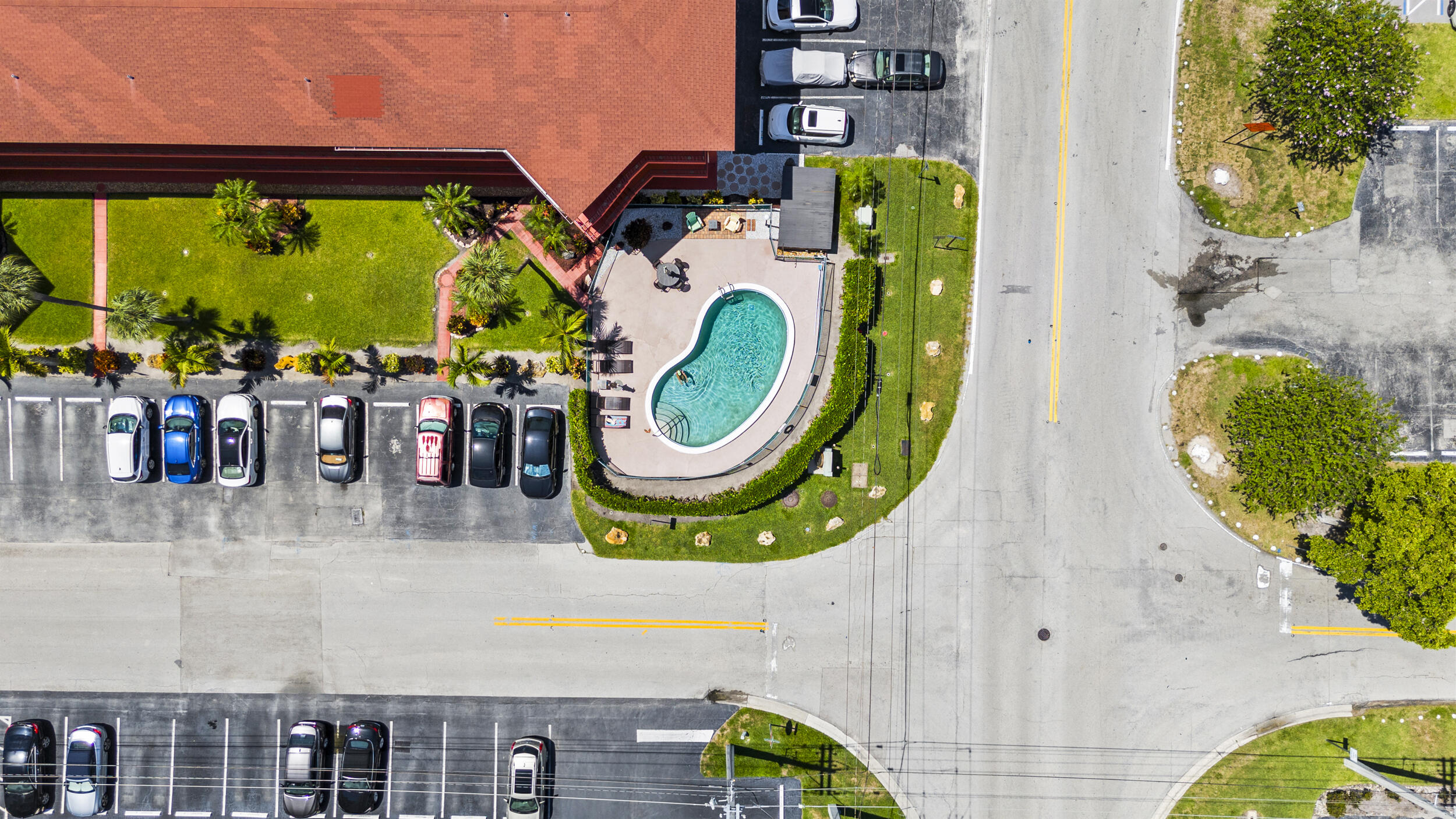 5050 Bayview Drive 9