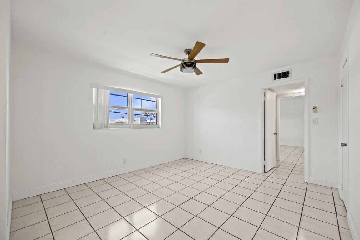 5050 Bayview Drive 9