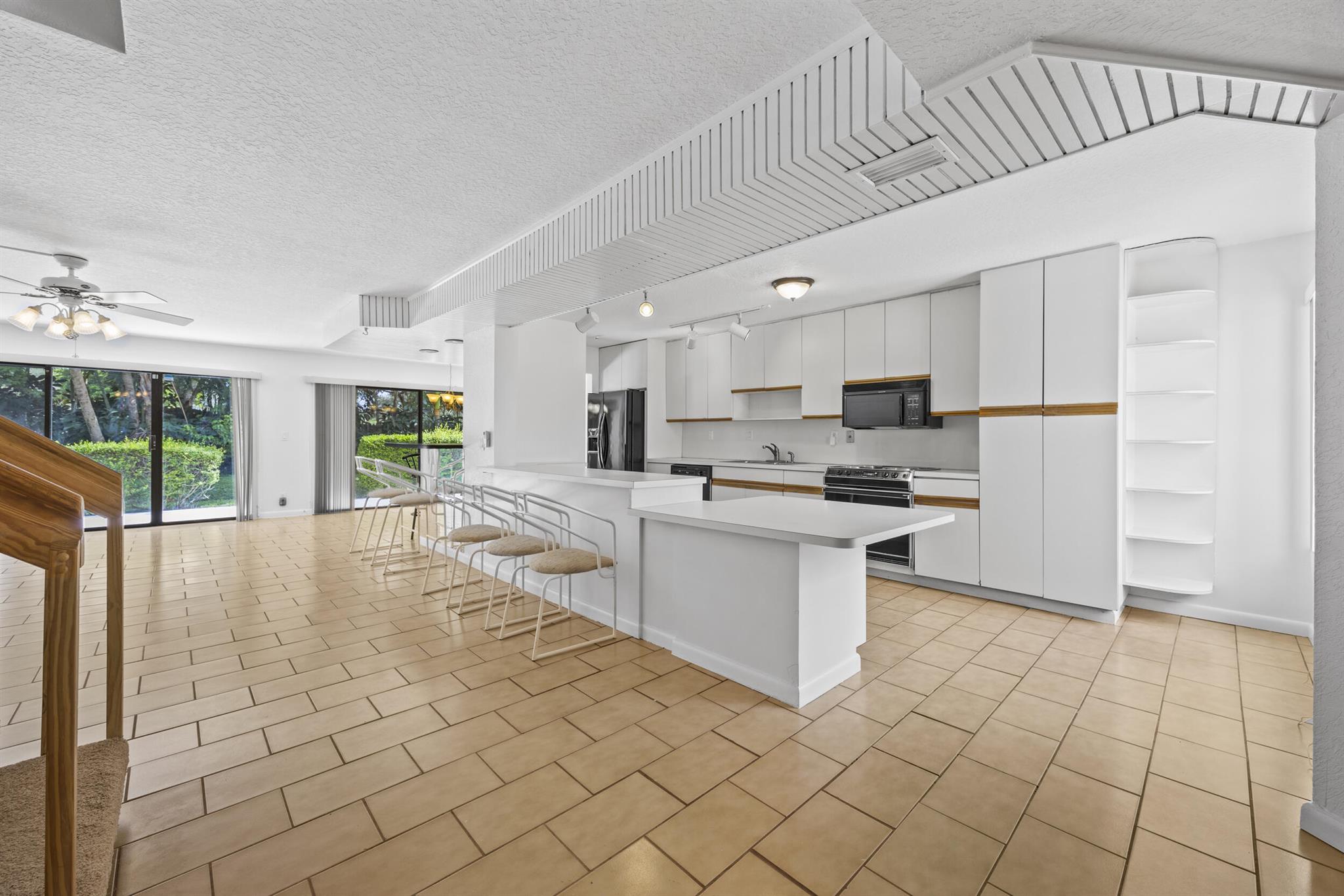 9713 N New River Canal Road 304