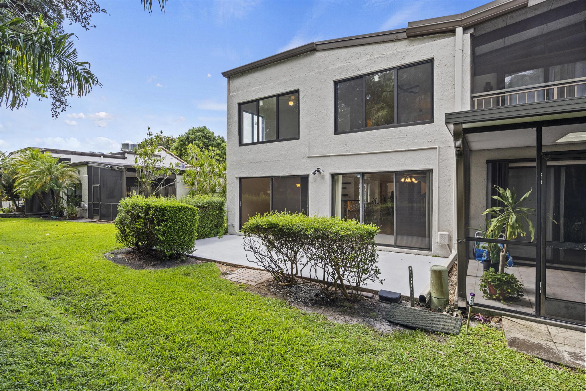 9713 N New River Canal Road 304