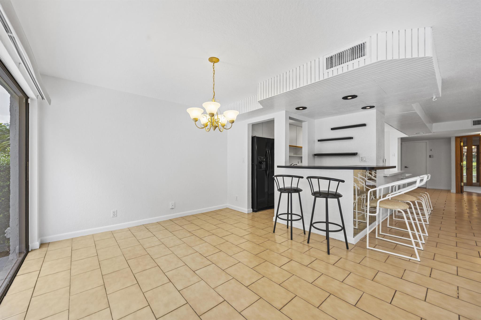 9713 N New River Canal Road 304