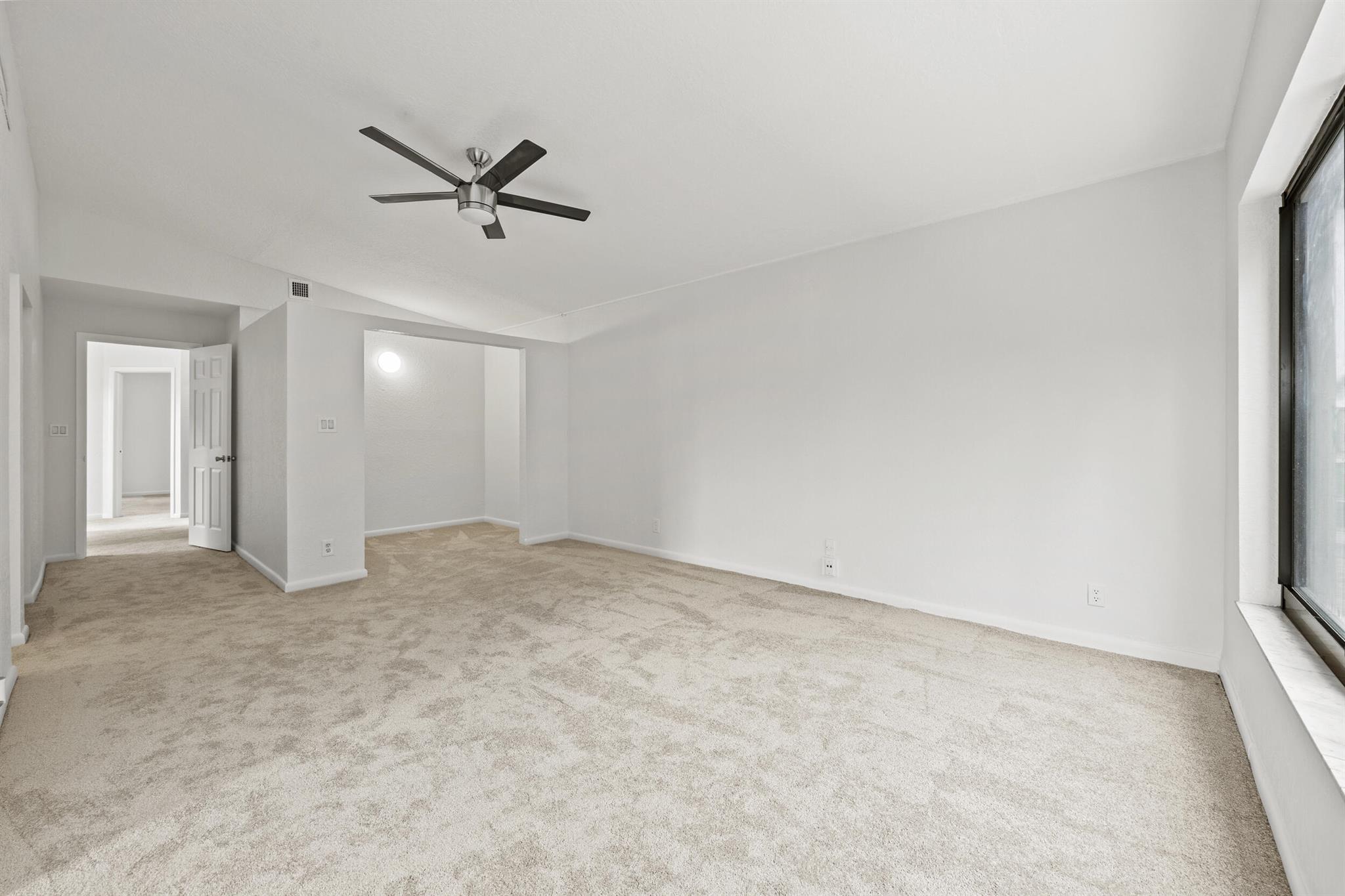 9713 N New River Canal Road 304