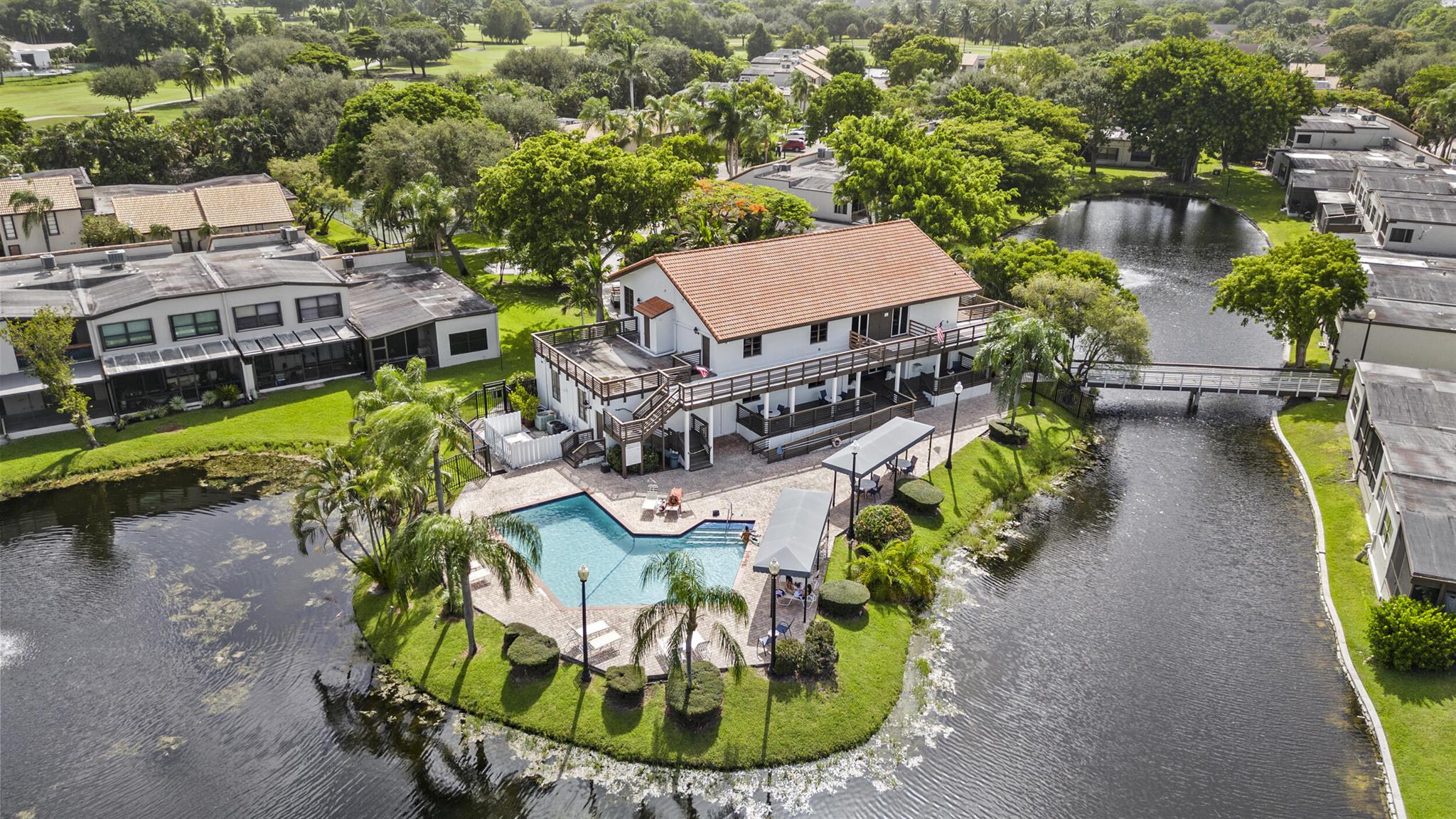 9713 N New River Canal Road 304