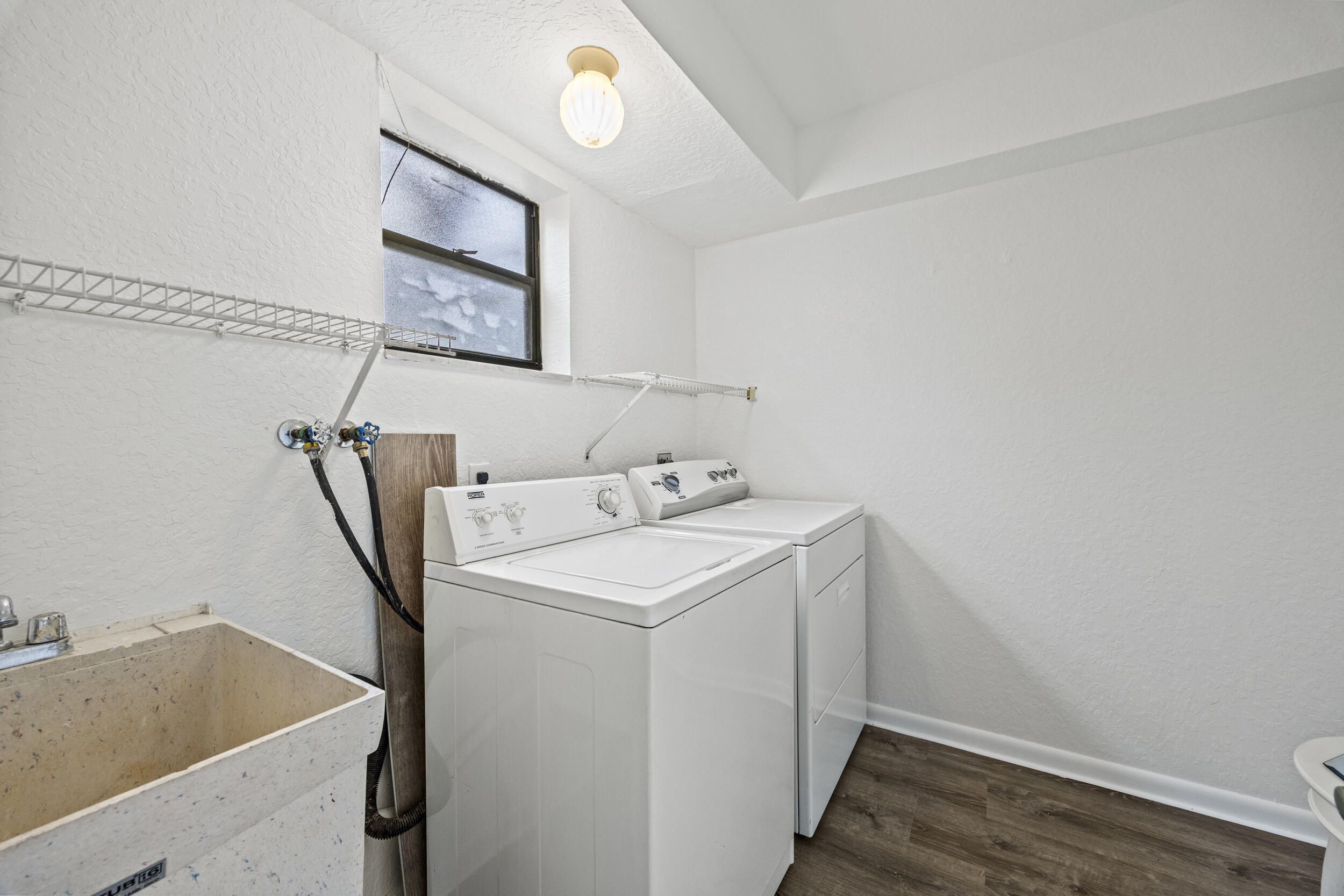 9713 N New River Canal Road 304