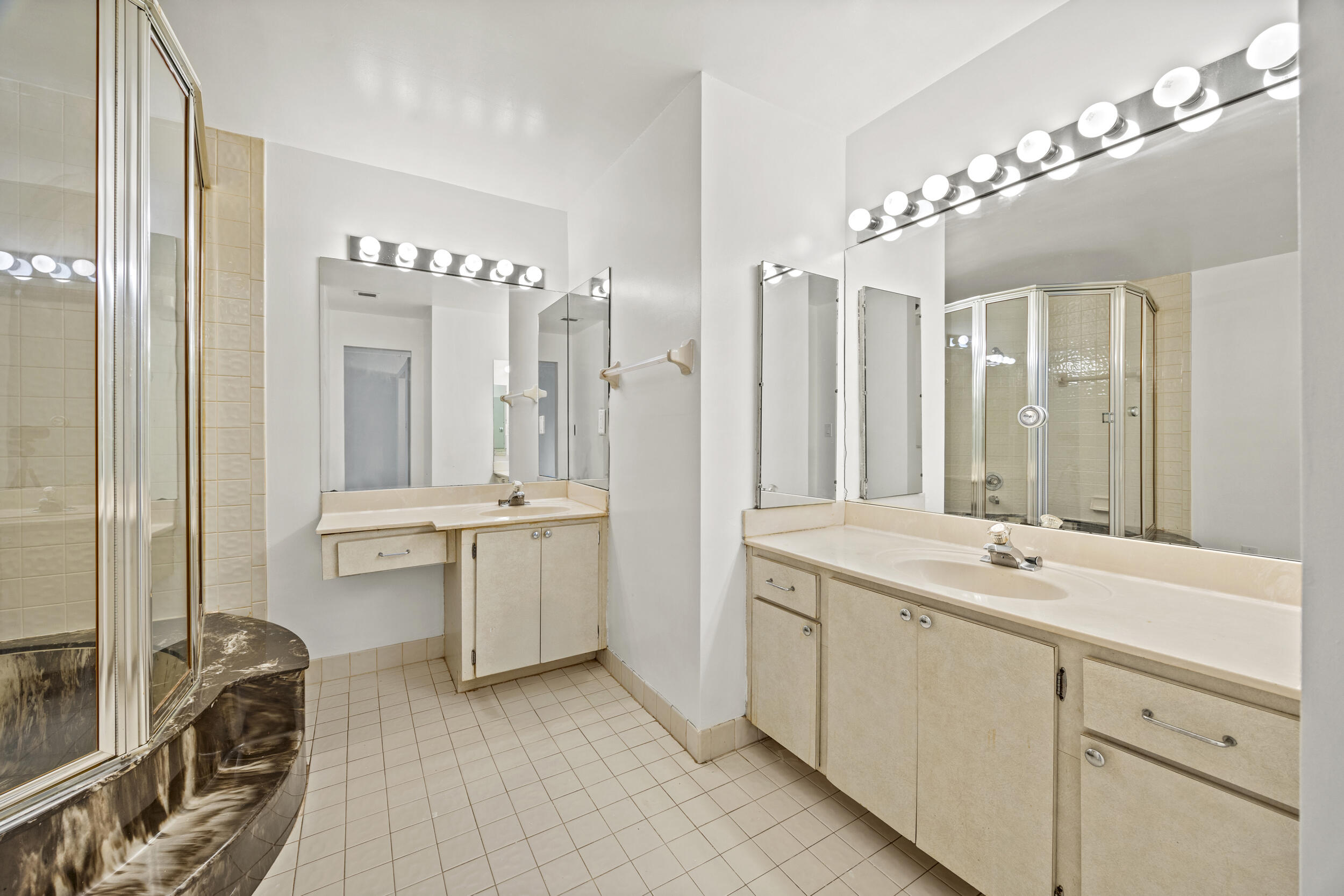 9713 N New River Canal Road 304