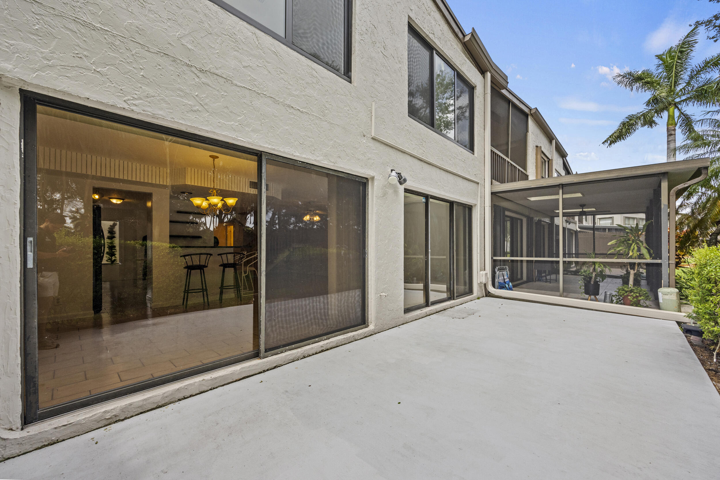 9713 N New River Canal Road 304