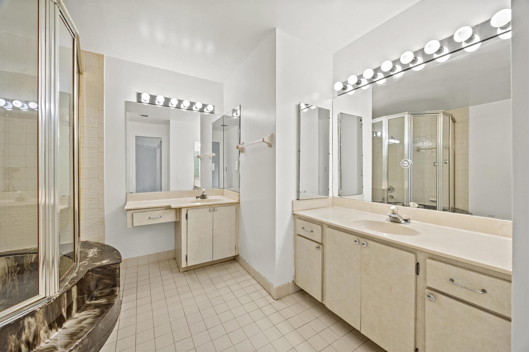 9713 N New River Canal Road 304