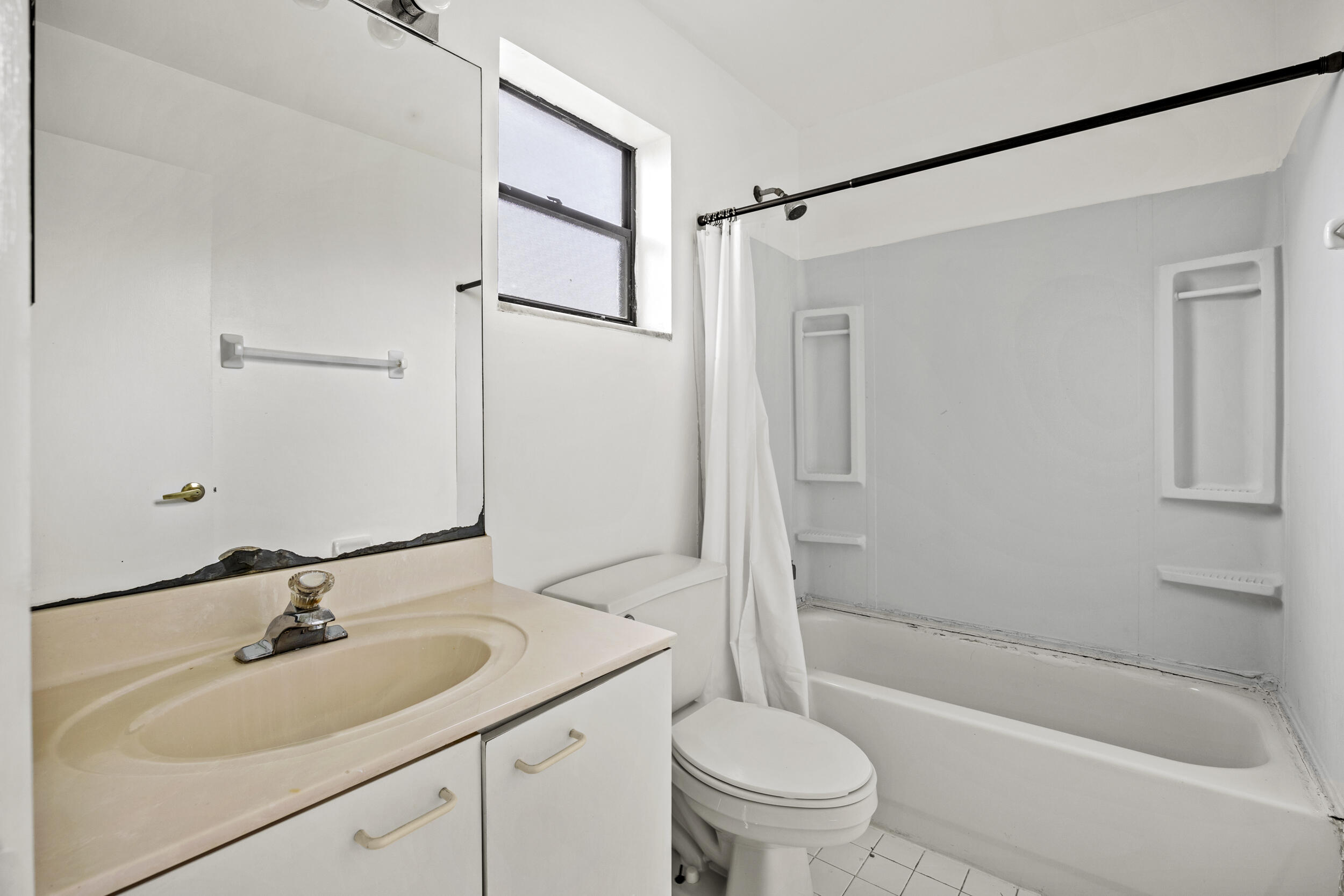 9713 N New River Canal Road 304