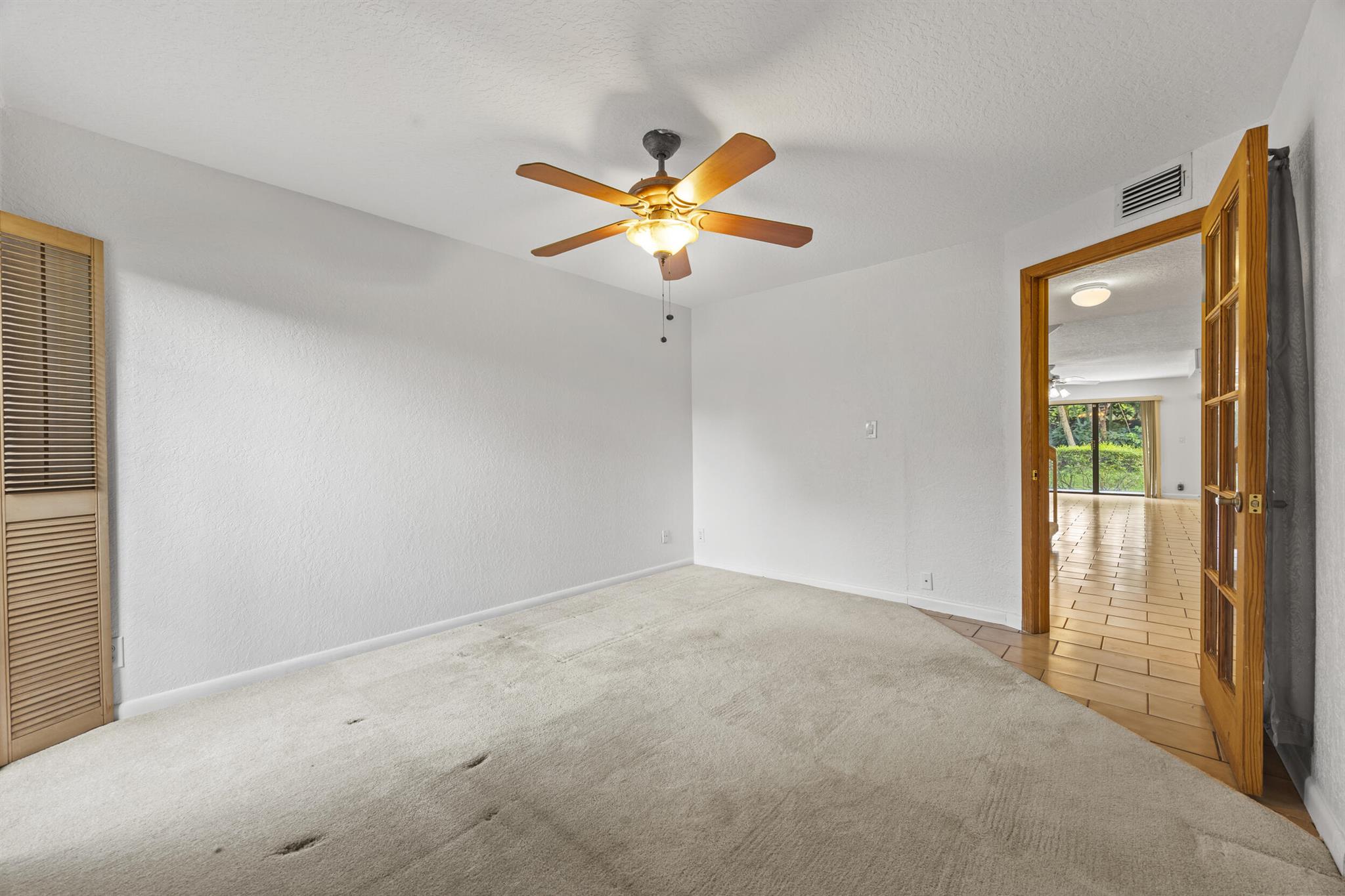 9713 N New River Canal Road 304