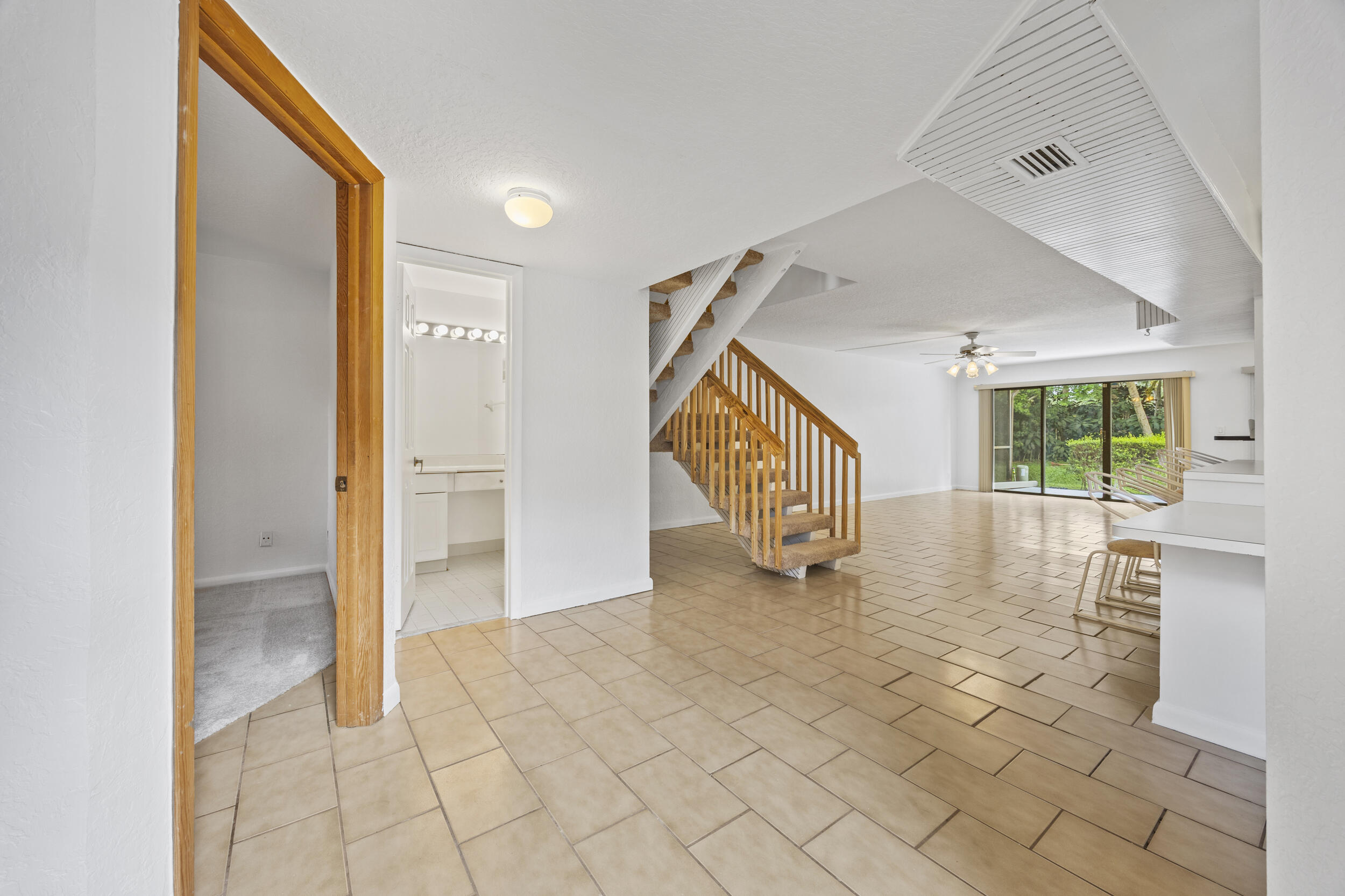 9713 N New River Canal Road 304