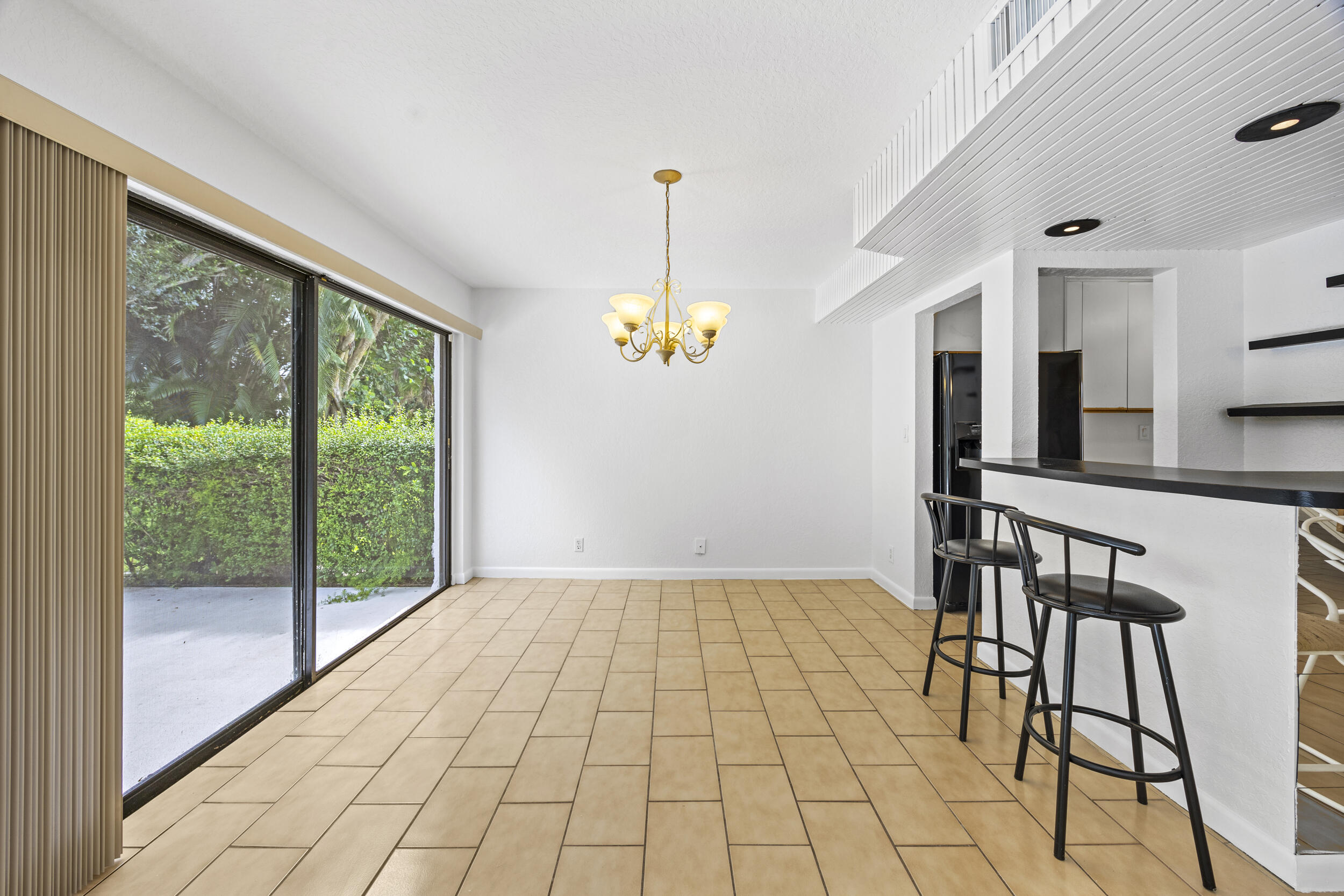 9713 N New River Canal Road 304