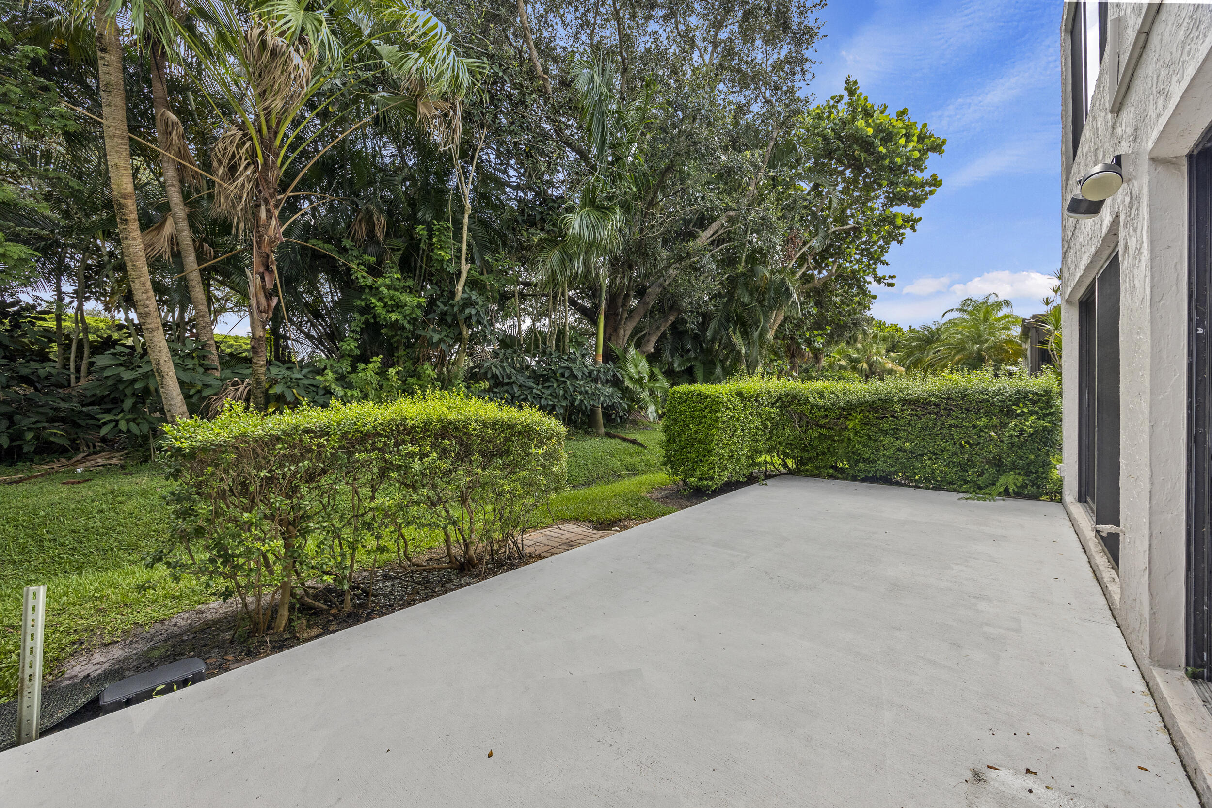 9713 N New River Canal Road 304