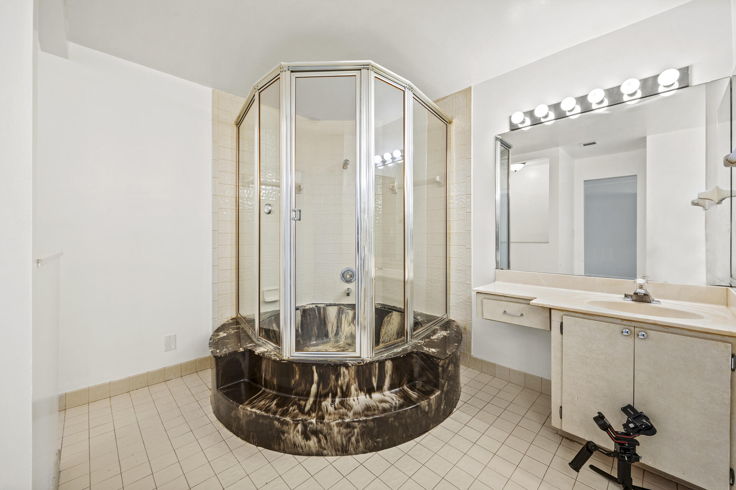 9713 N New River Canal Road 304