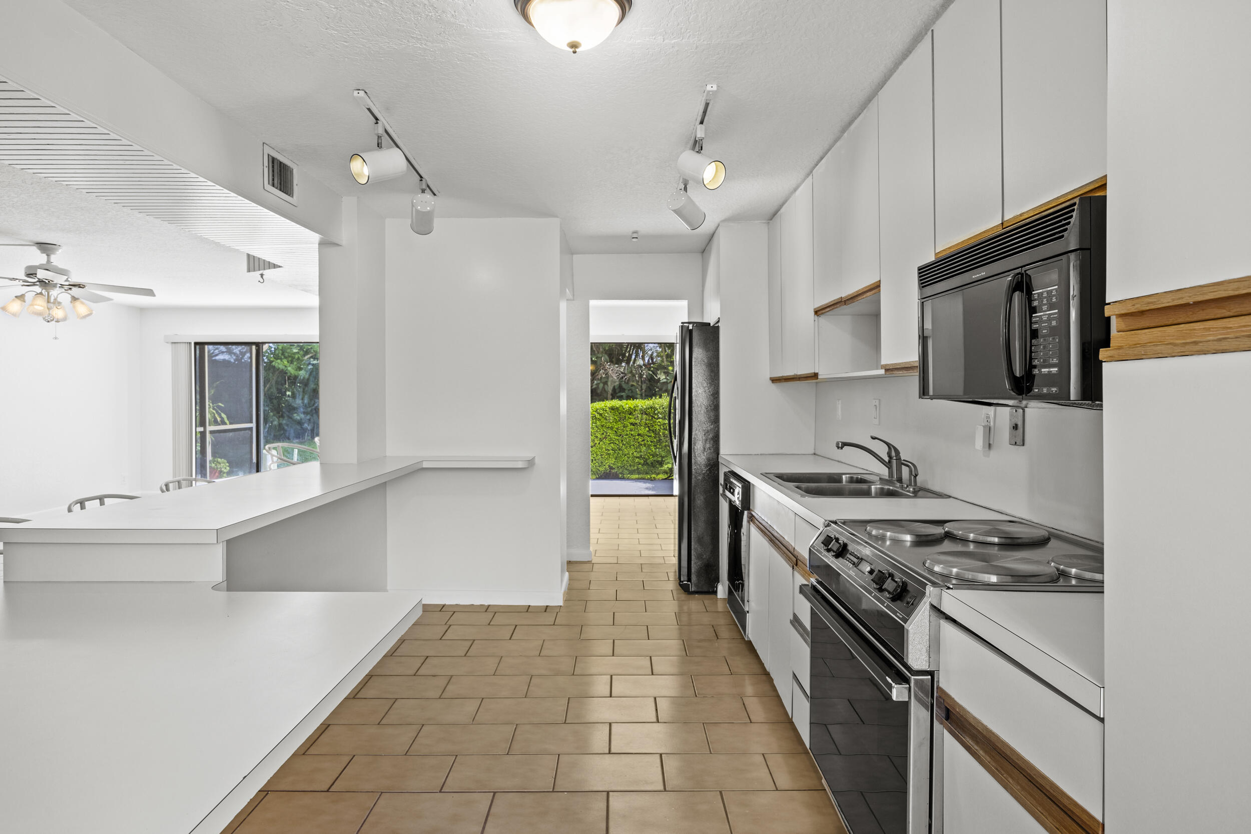 9713 N New River Canal Road 304