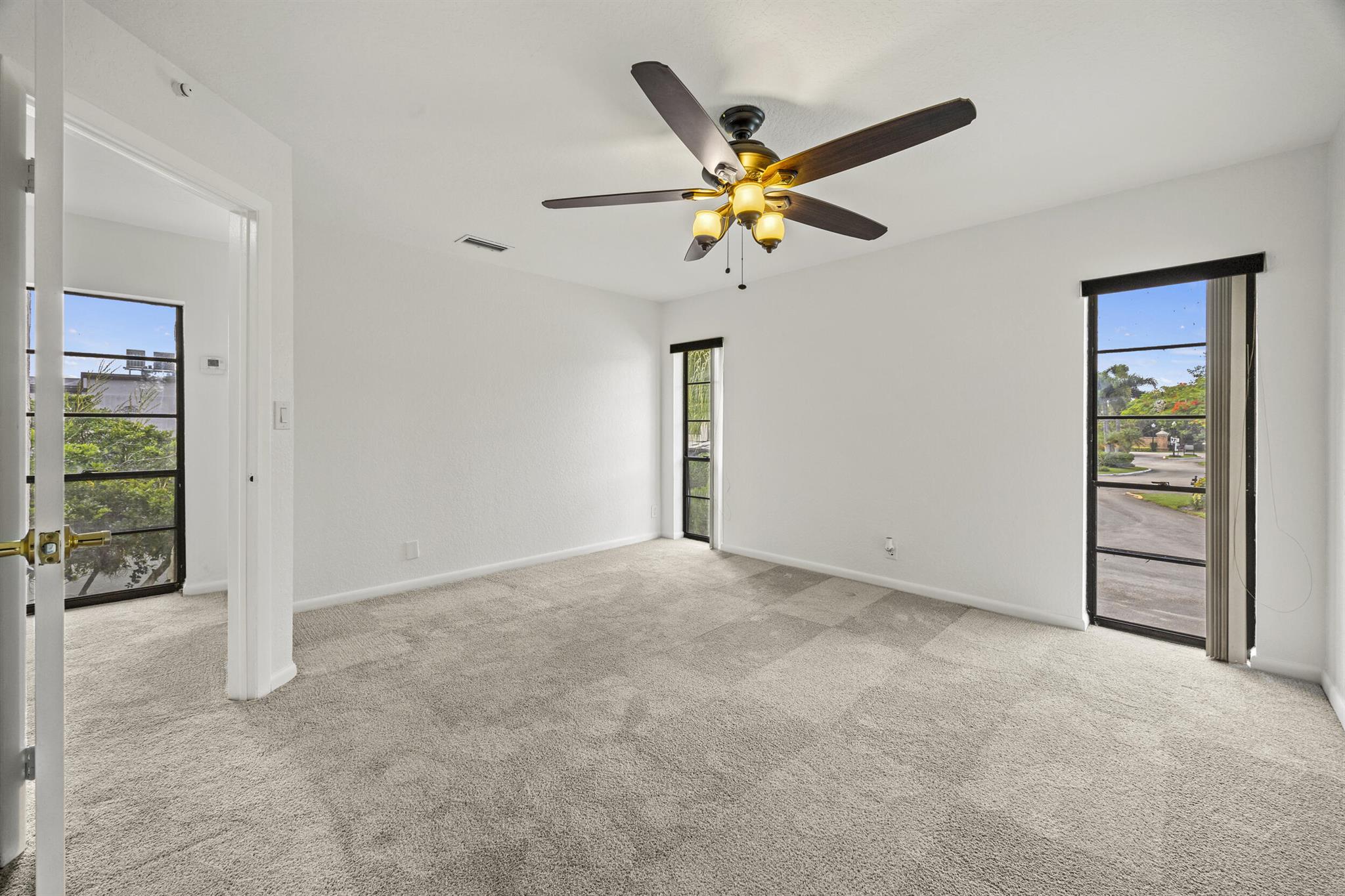 9713 N New River Canal Road 304