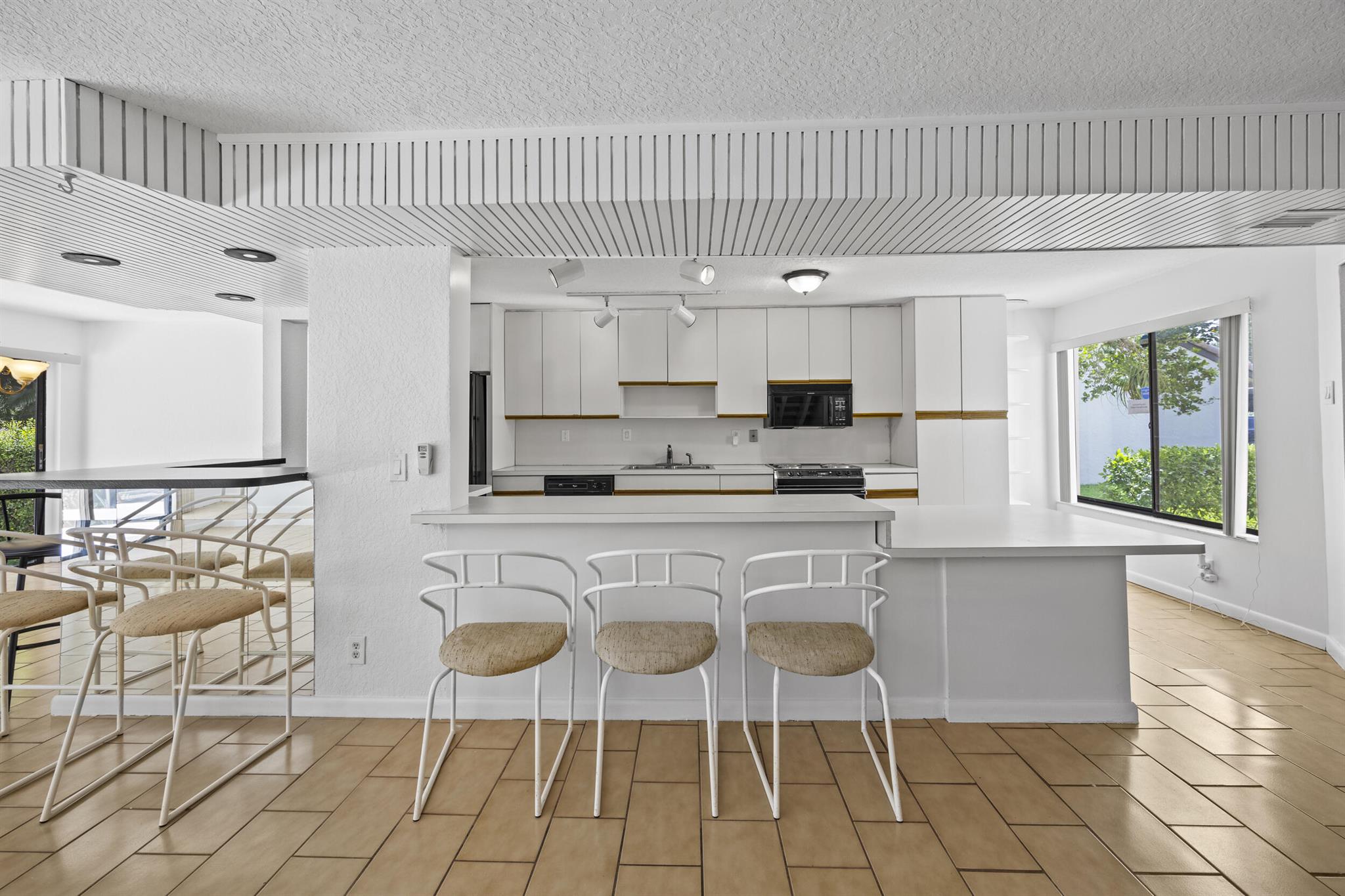 9713 N New River Canal Road 304