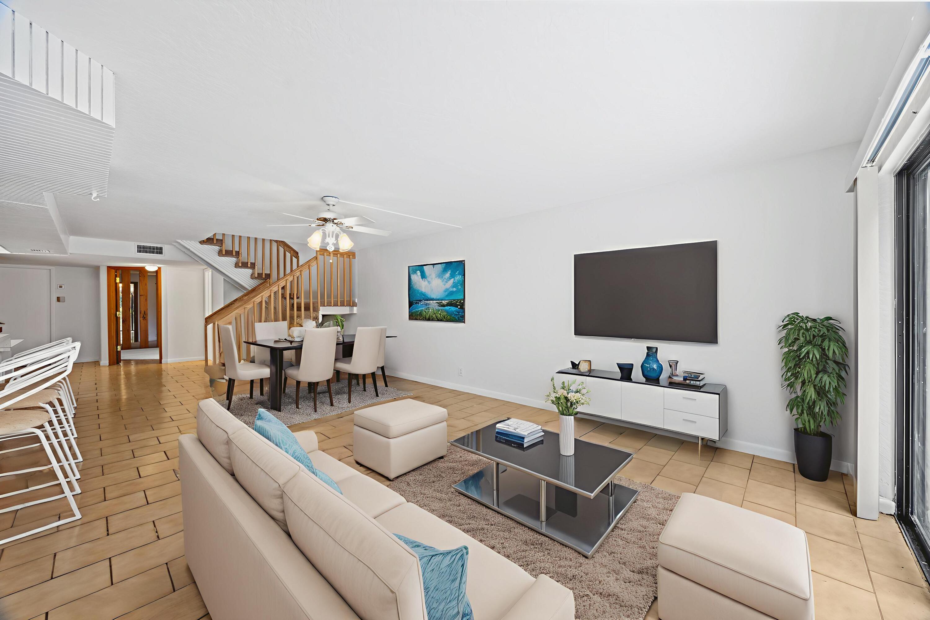 9713 N New River Canal Road 304